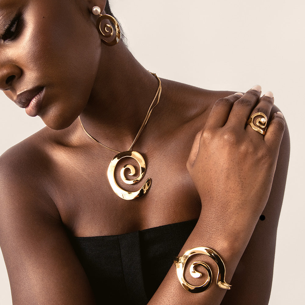 model in aura collection