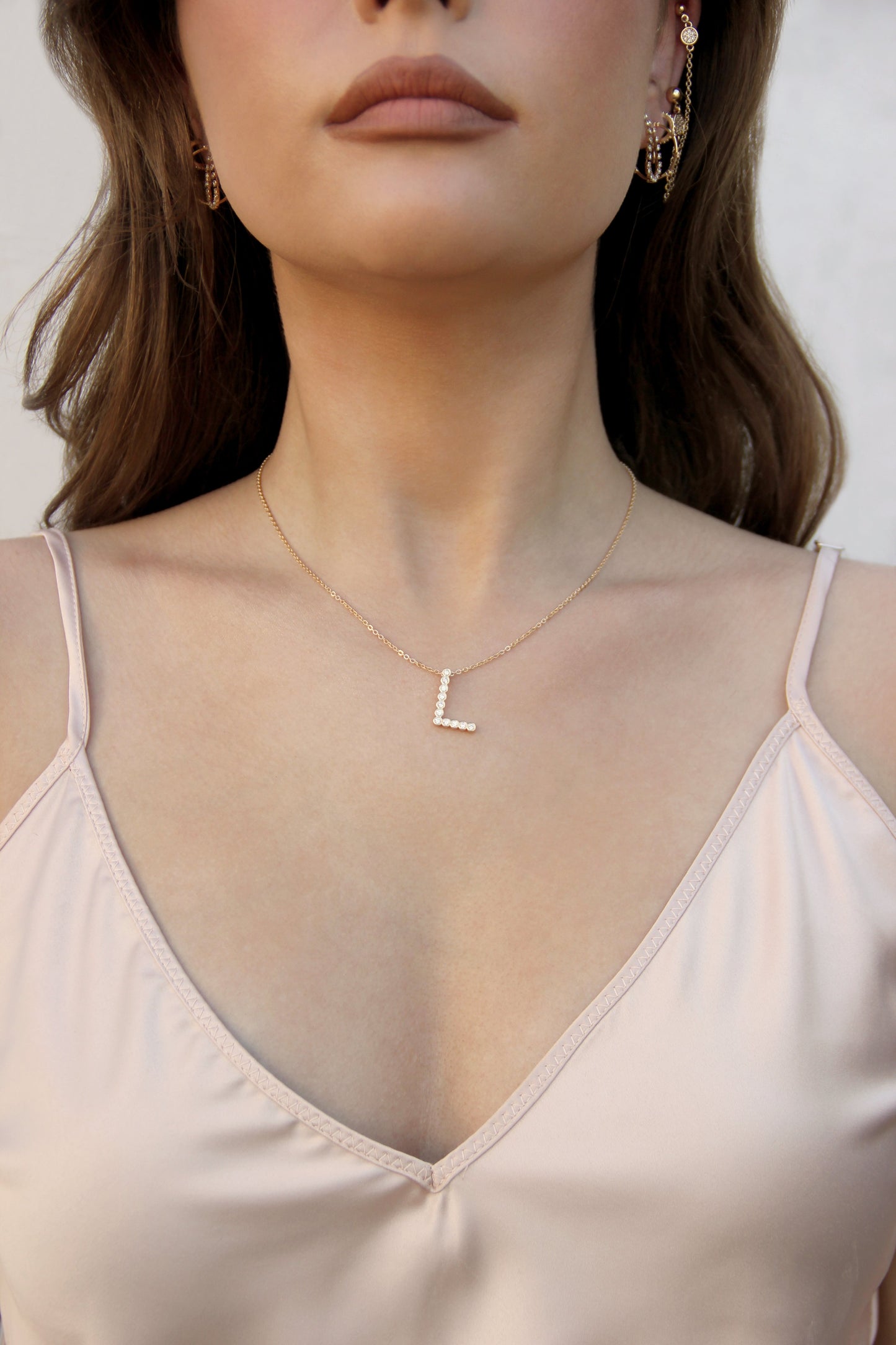 Simple Crystal and Chain Necklace Set on letter L model