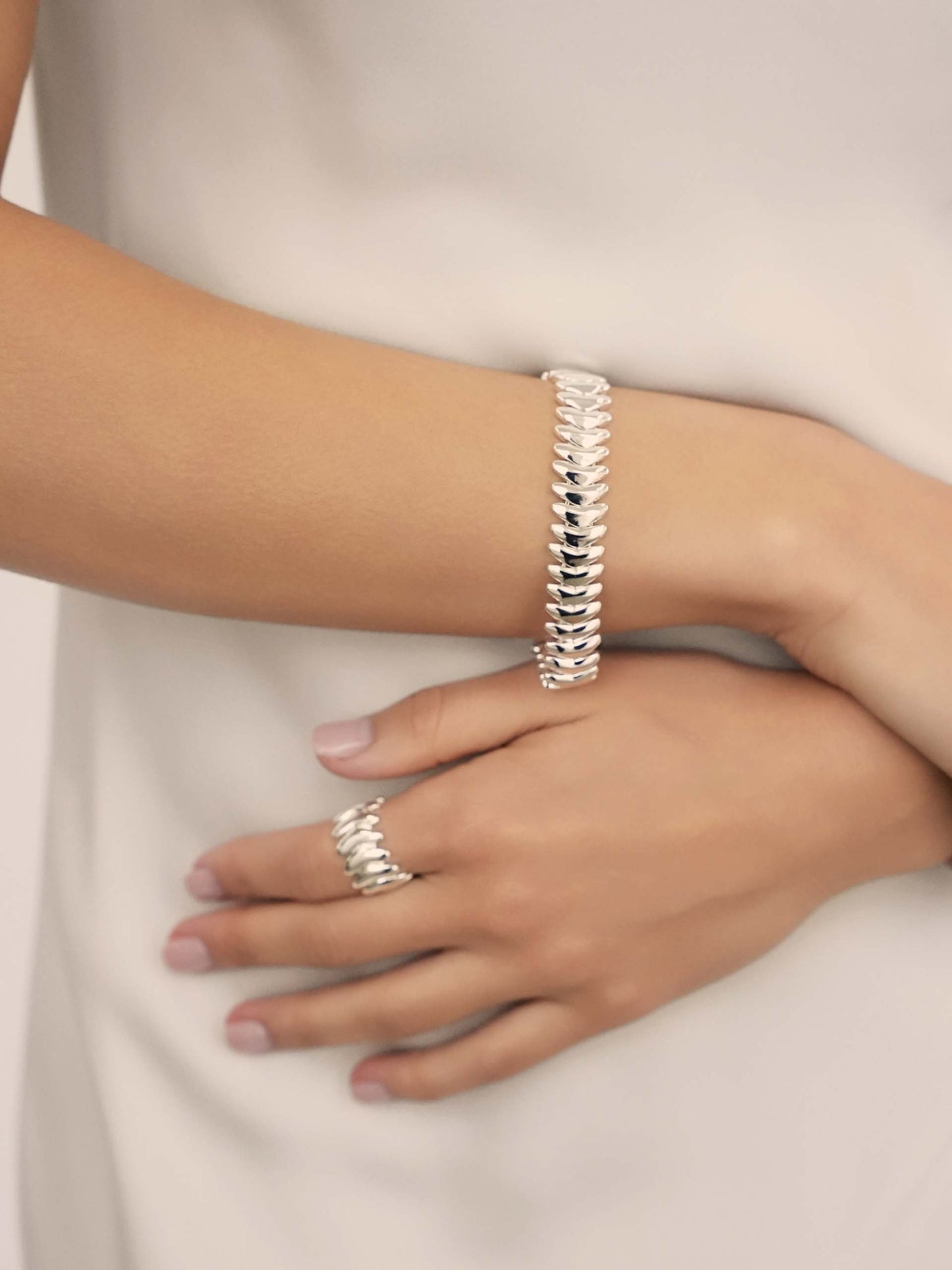 Metal Moderna Bracelet Silver Plated model 2