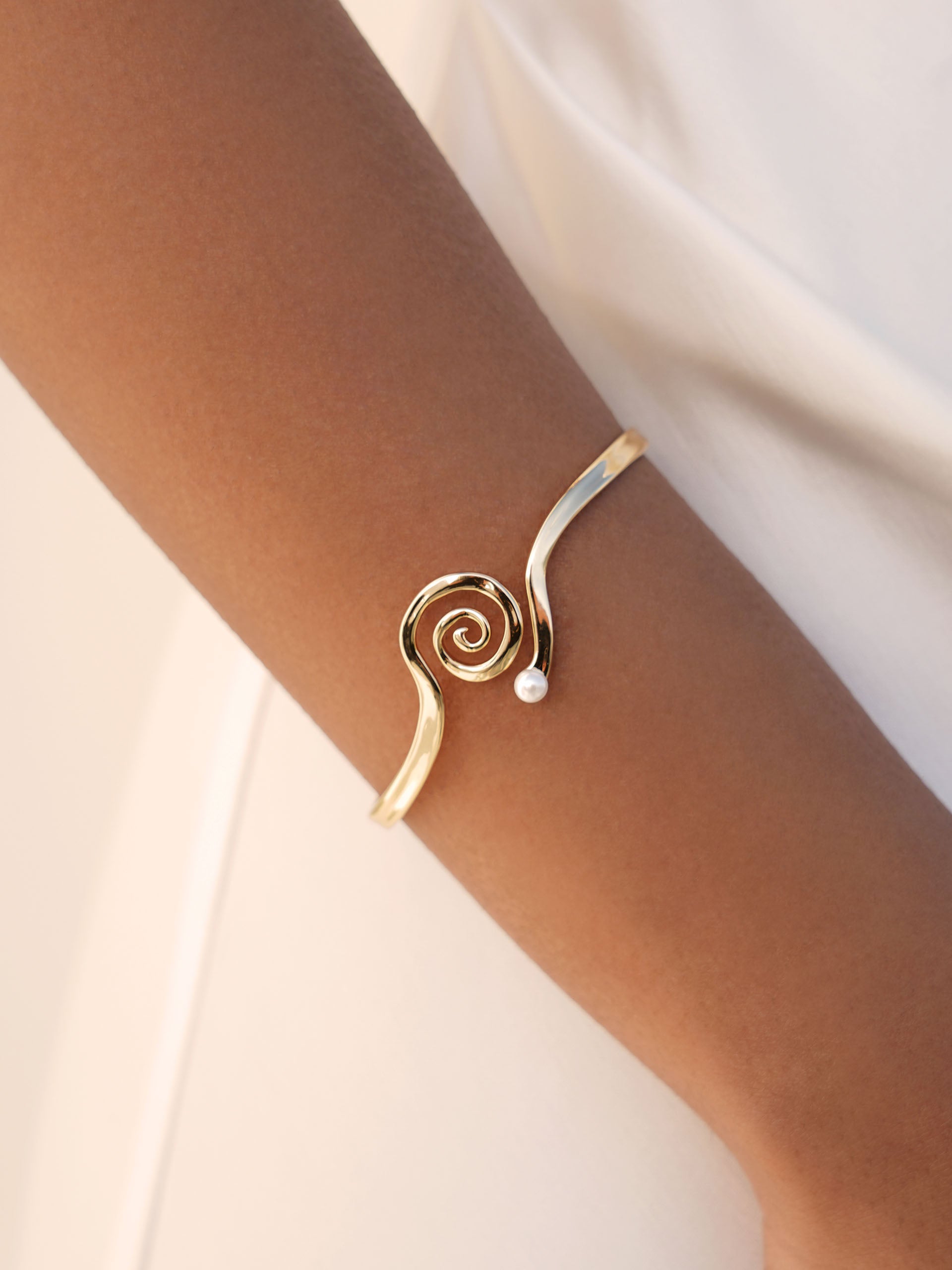Mini Aura Swirl Cuff 18k Gold Plated model