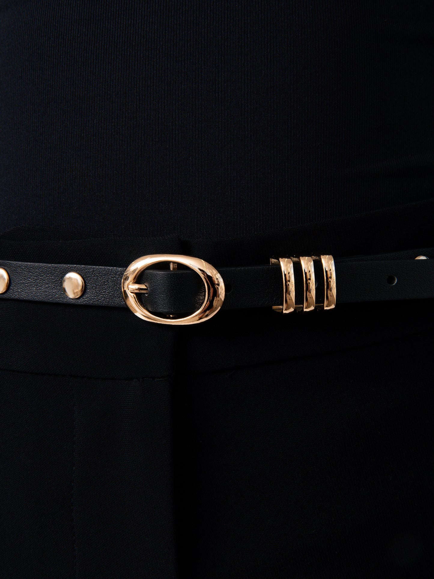 Classic Studded Skinny Belt in Black