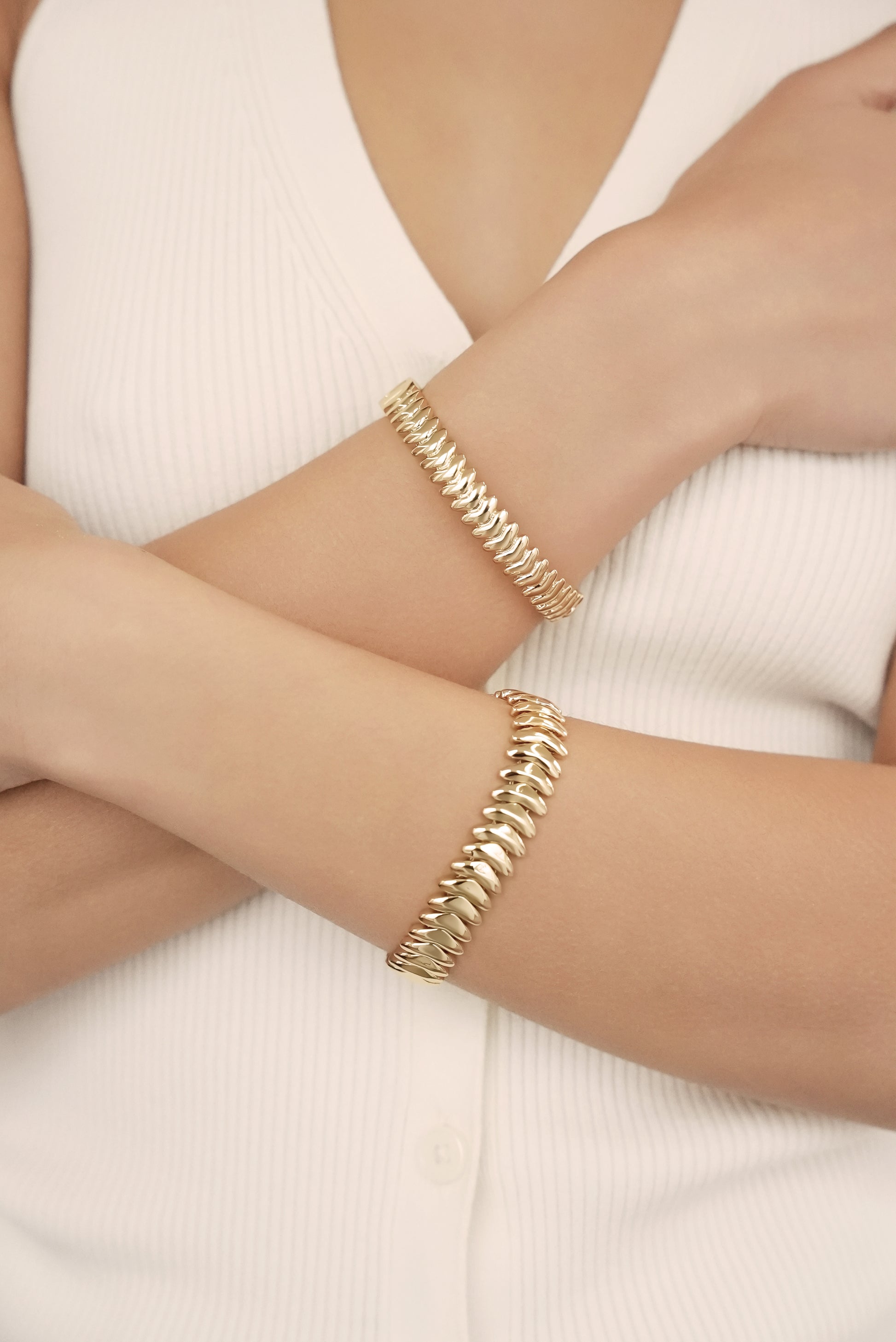 Metal Moderna Bangle 18k Gold Plated model 4