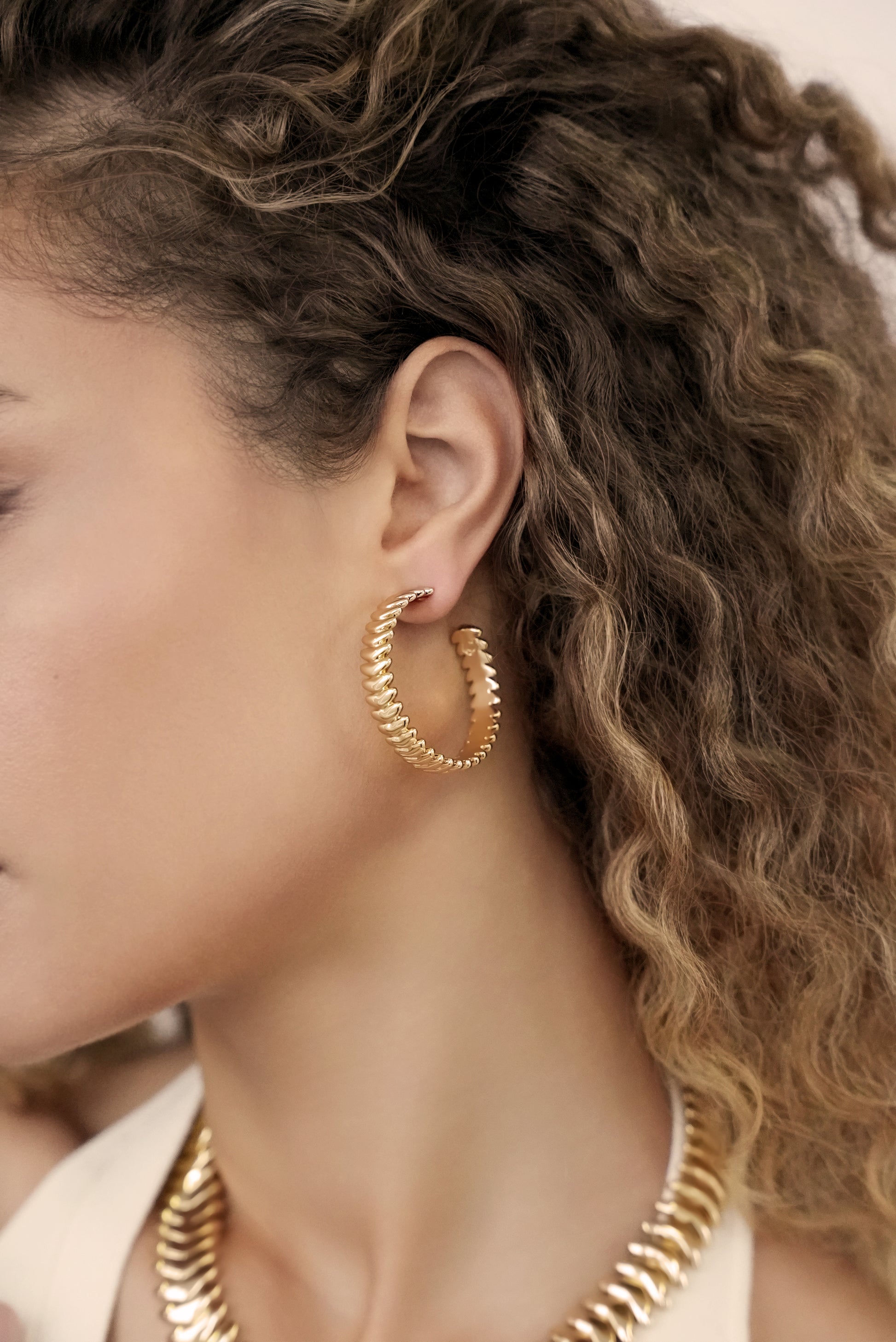 Large Metal Moderna Hoops 18k Gold Plated model 2