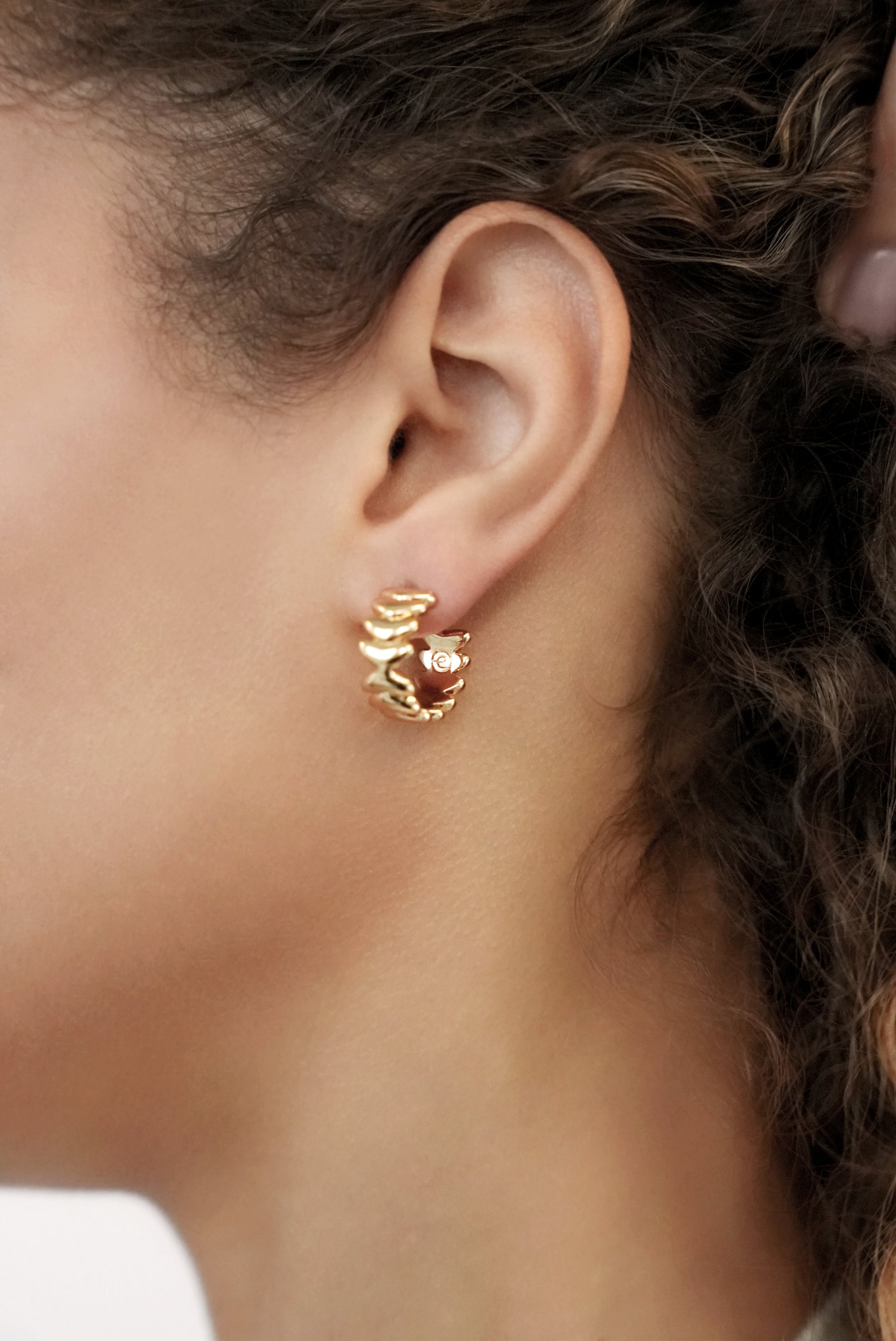 Small Metal Moderna Hoops 18k Gold Plated model