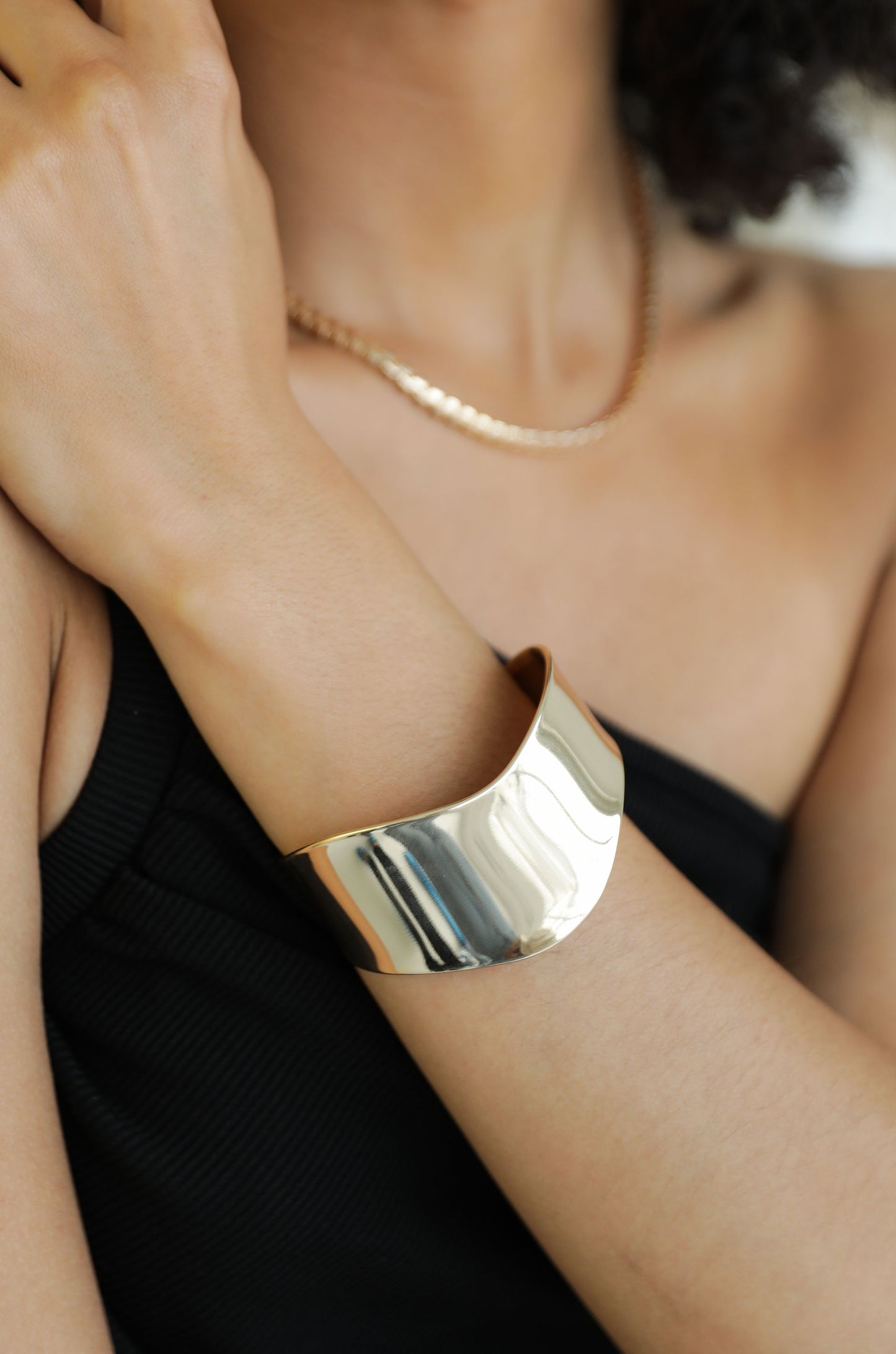 Smooth Cuff Bracelet 18k Gold Plated model