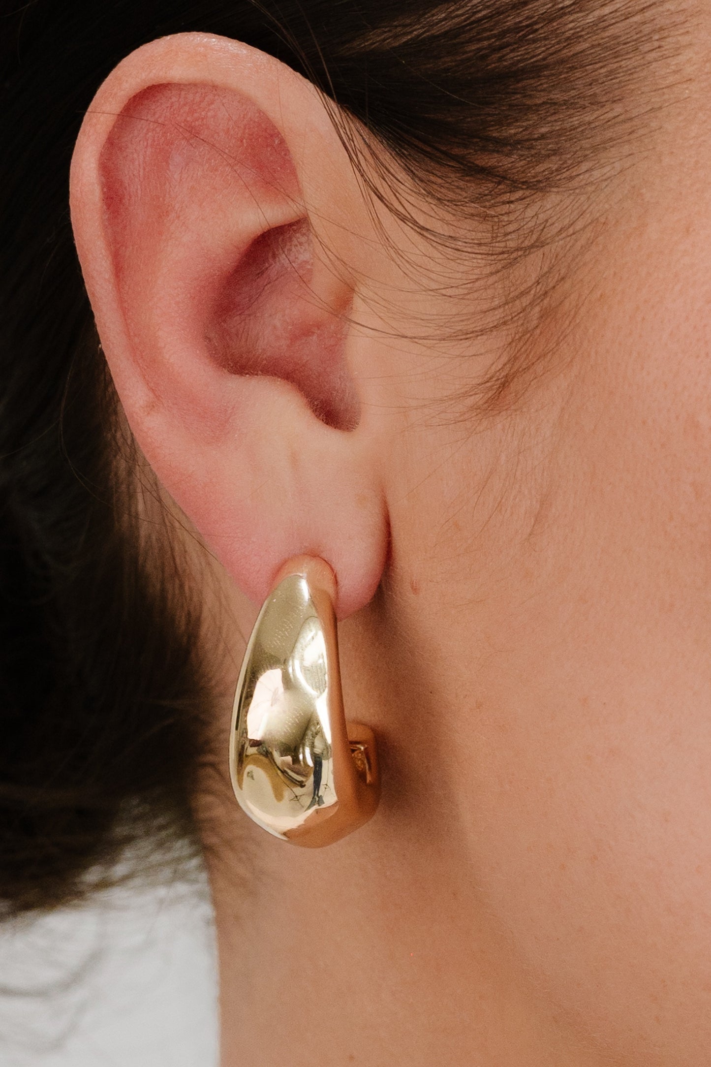 True Golden 18k Gold Plated Hoop Earrings on model