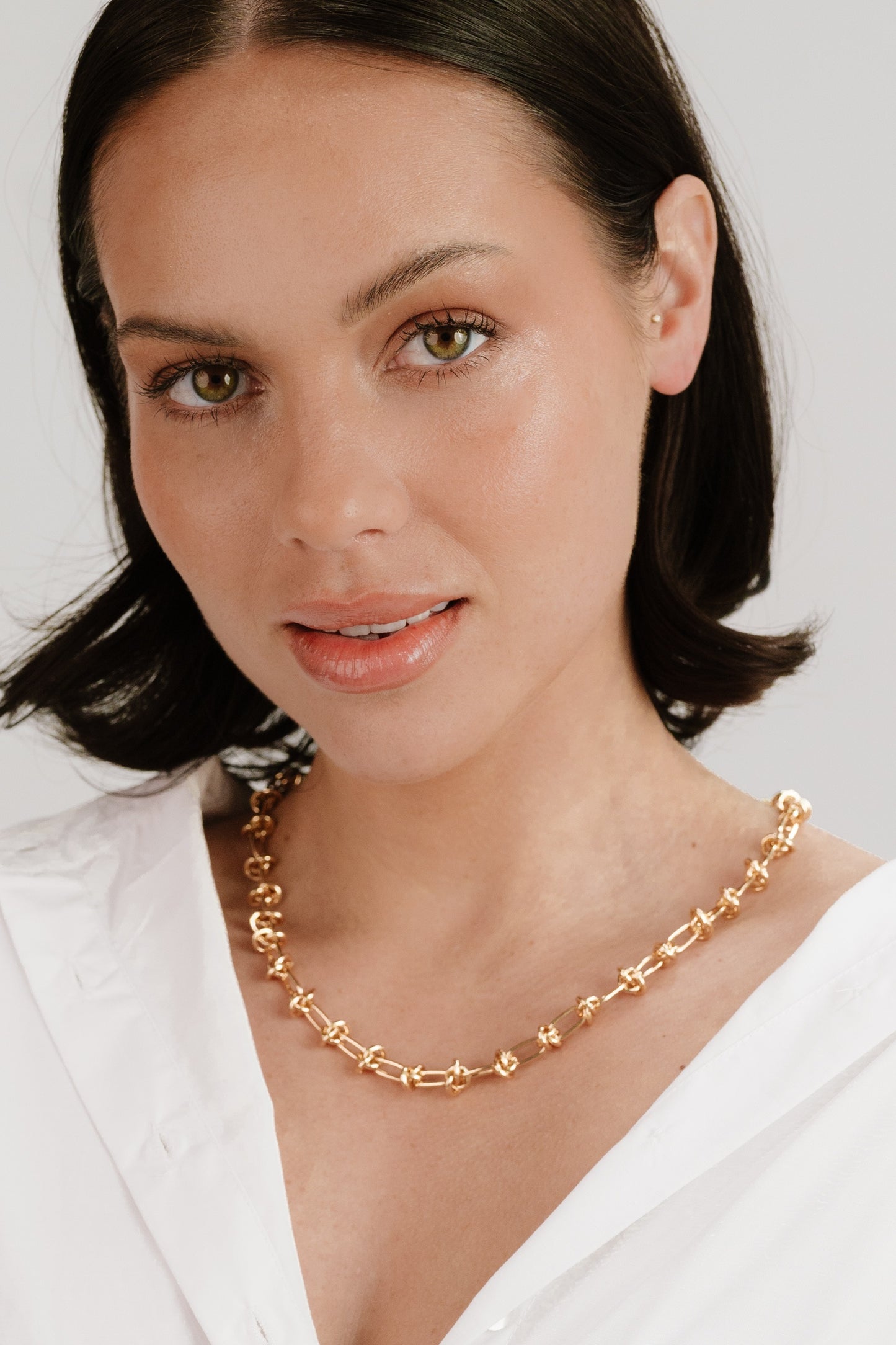 Knotted Chain 18k Gold Plated Choker on model 3
