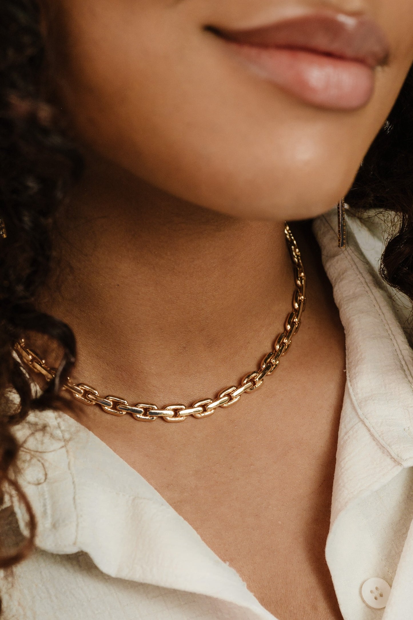 18k Gold Plated Solid Chain Necklace on model 3