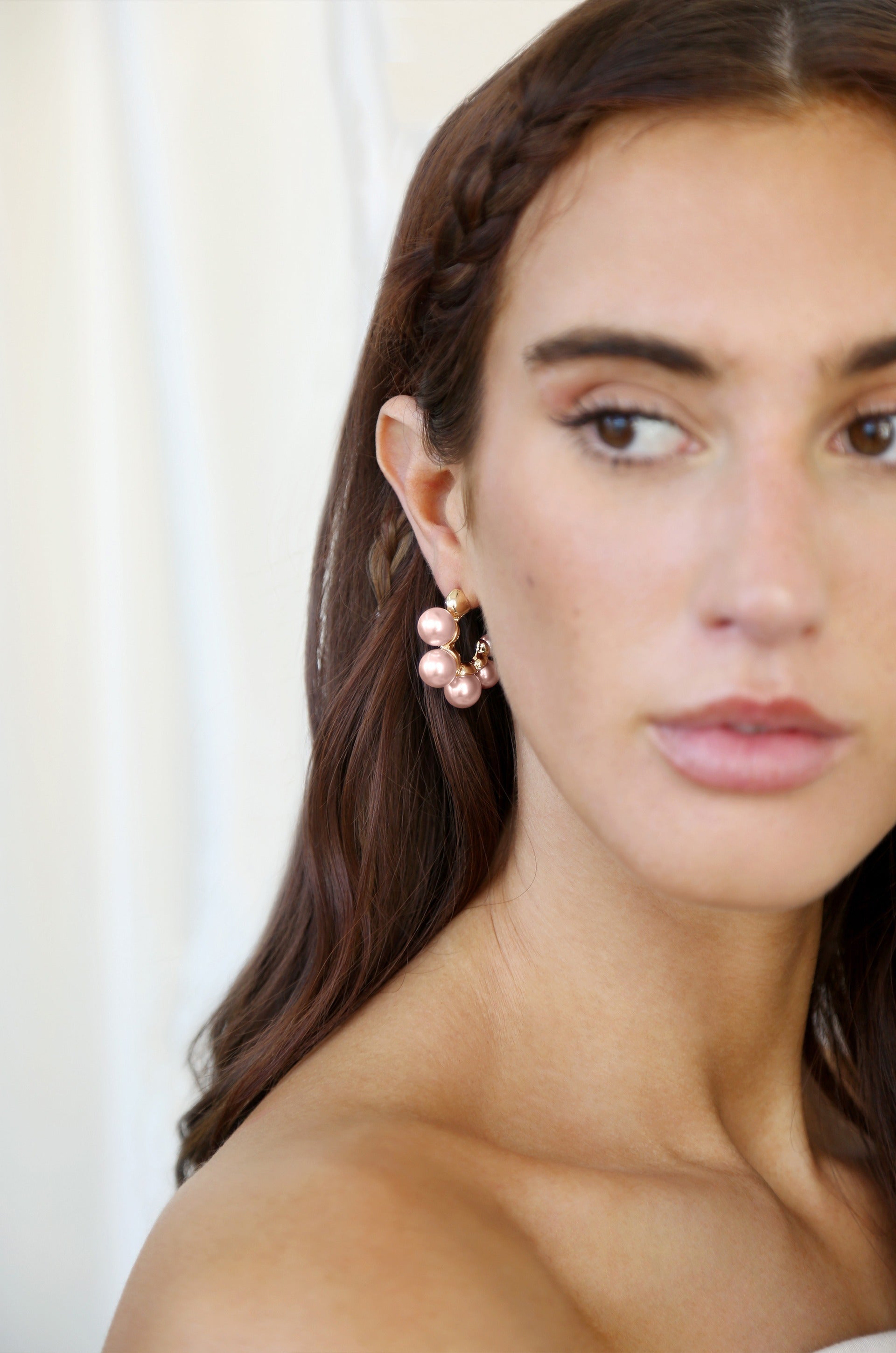Five Point Pearl Hoop Earrings in pink model 3