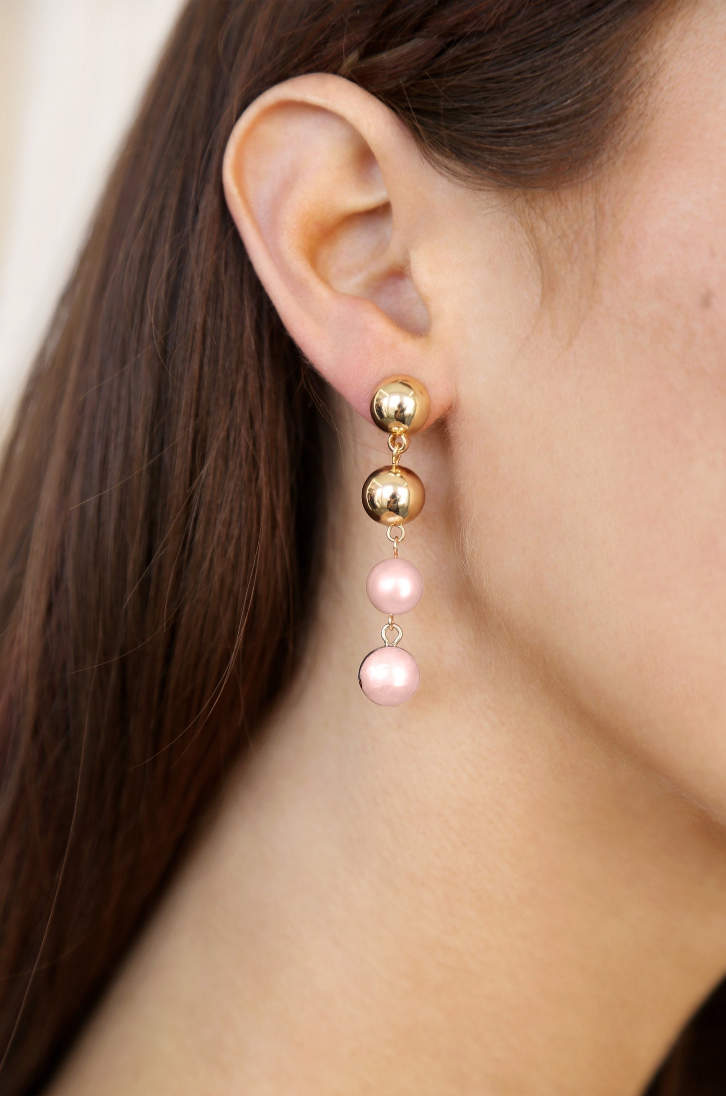 Resort Drop Earrings in pink pearl on model