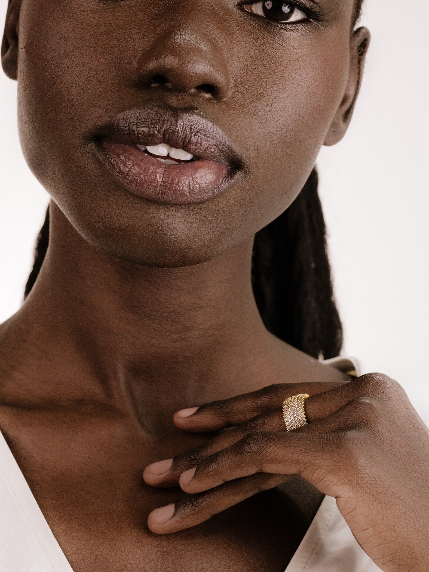 Crystal Thick Band Ring on model 4
