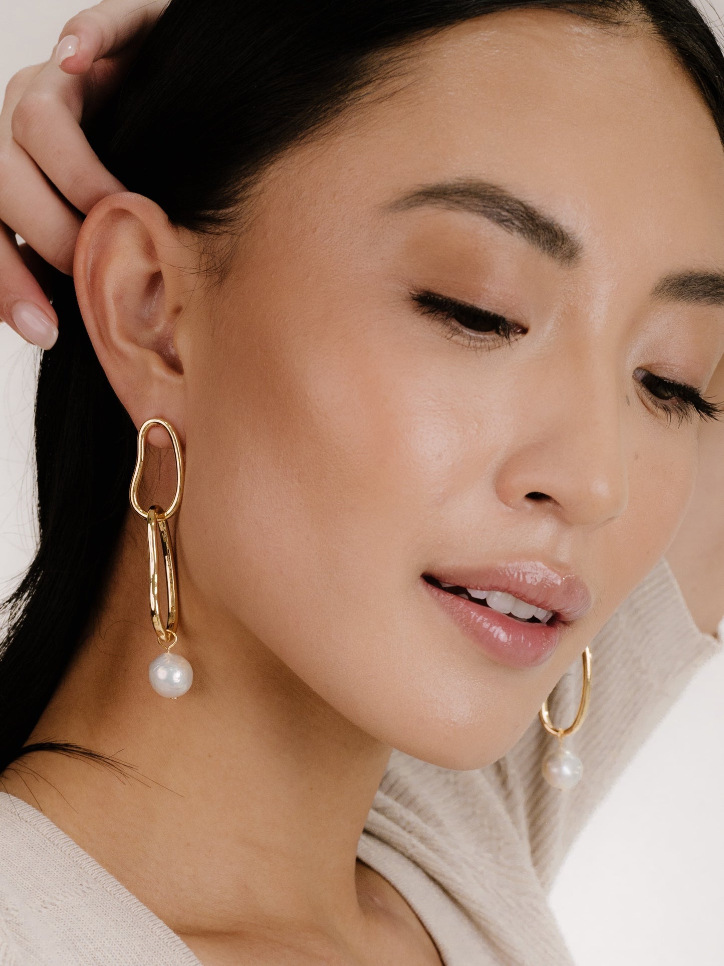 Mara Dangle Pearl Earrings