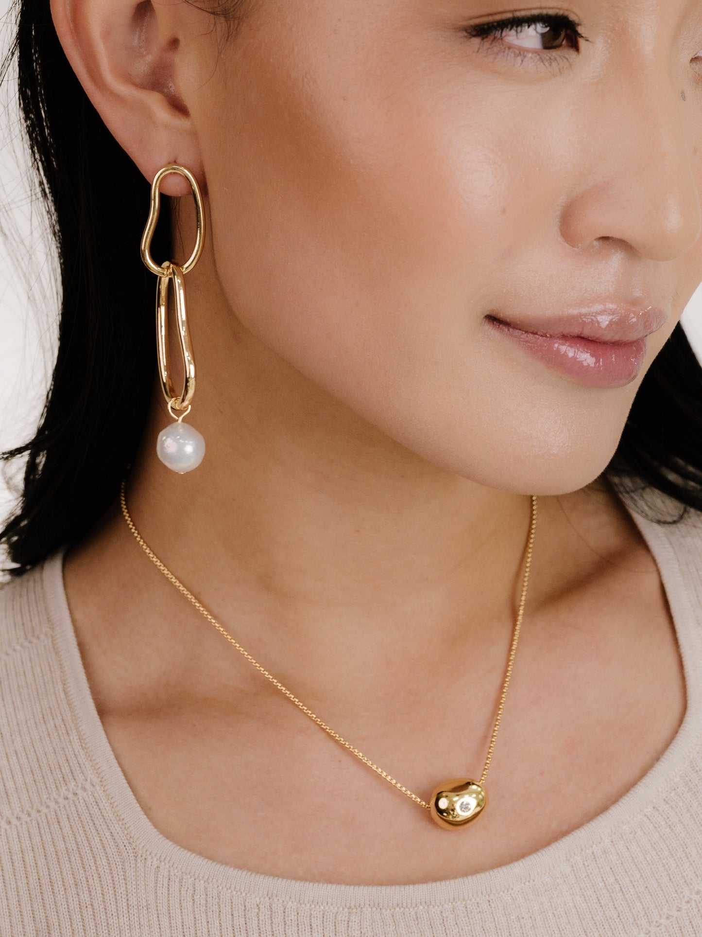 Mara Dangle Pearl Earrings