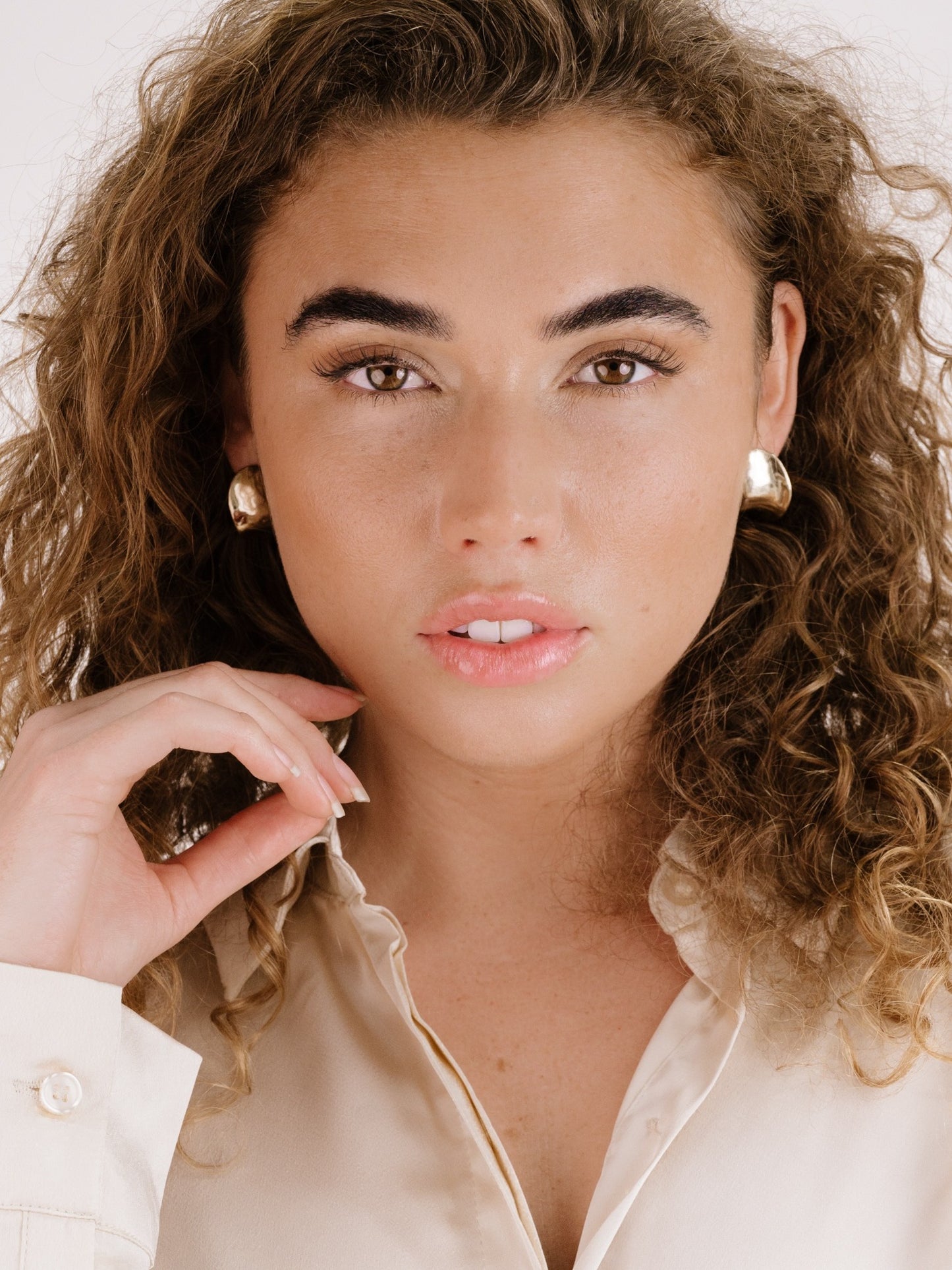 Curved Stud Earrings 18k Gold Plated model 4
