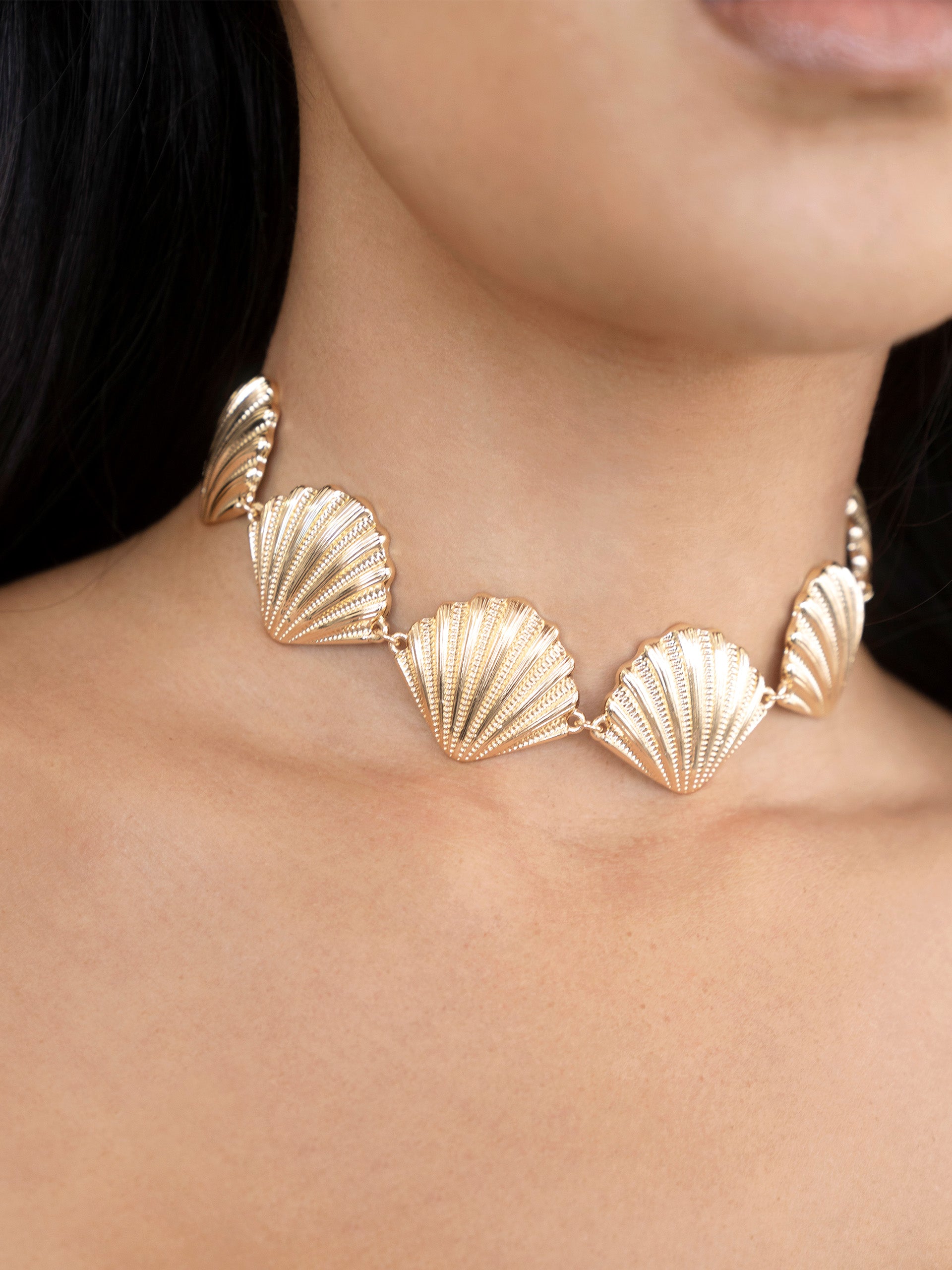 Scallop Shell Waist Chain on model 5