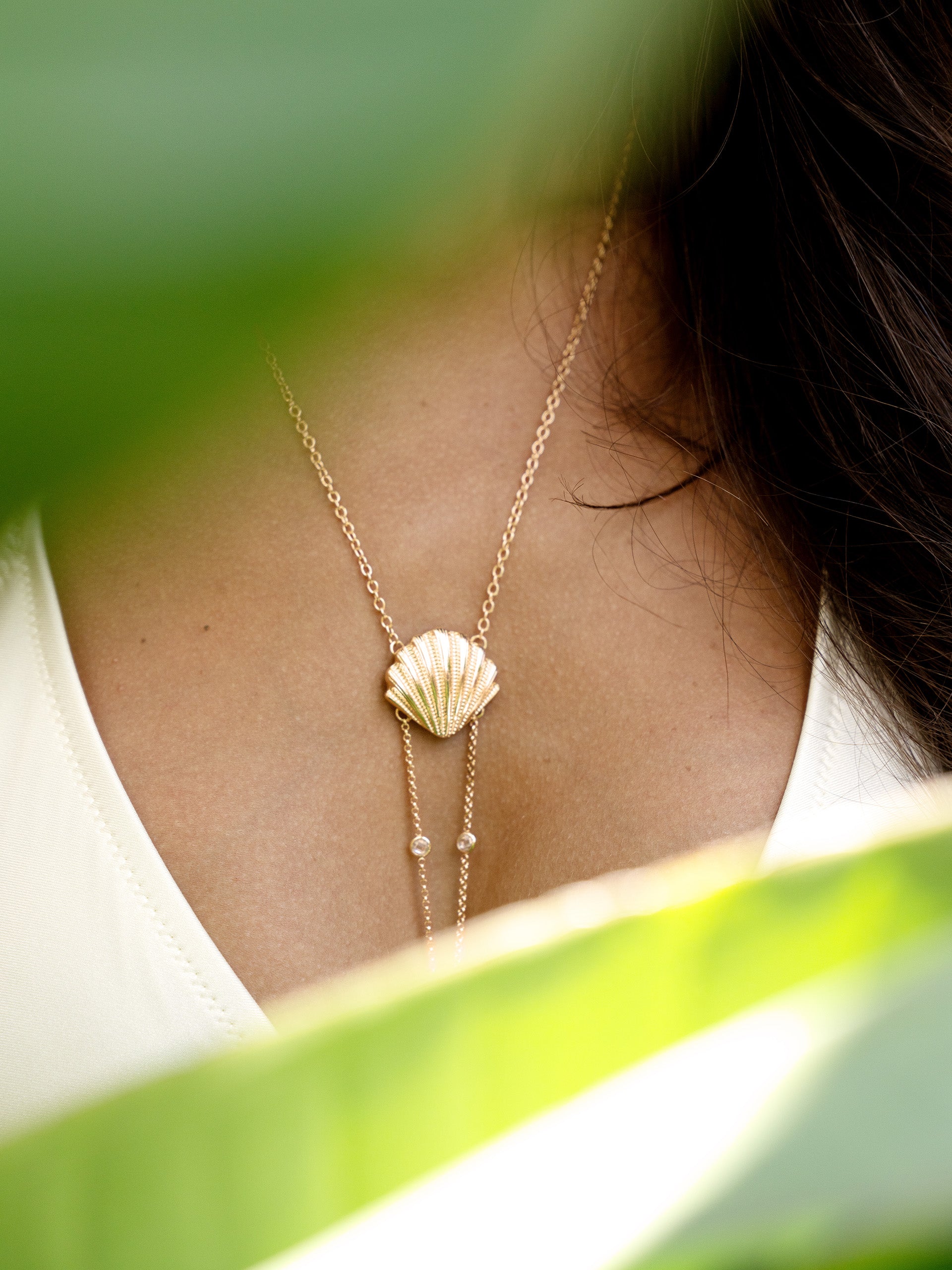 Scallop Shell and Crystal Body Chain on model 7