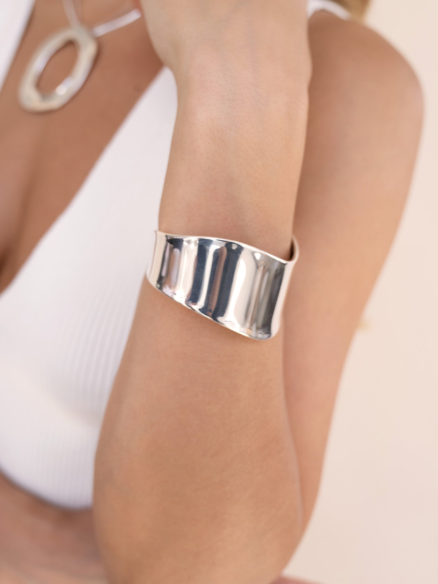 Smooth Cuff Bracelet Silver Plated model