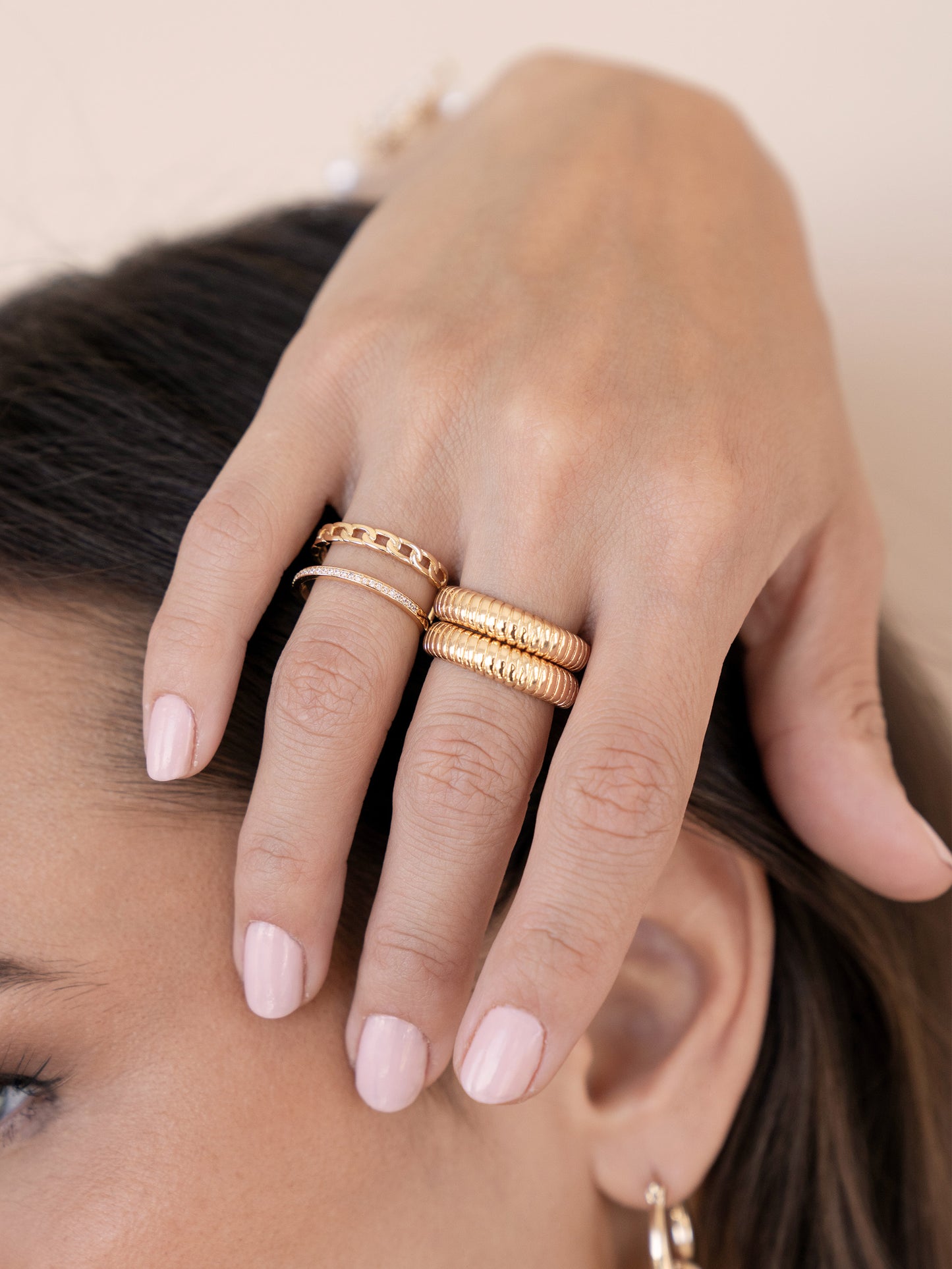 Wanderer Crystal Ring on model 3