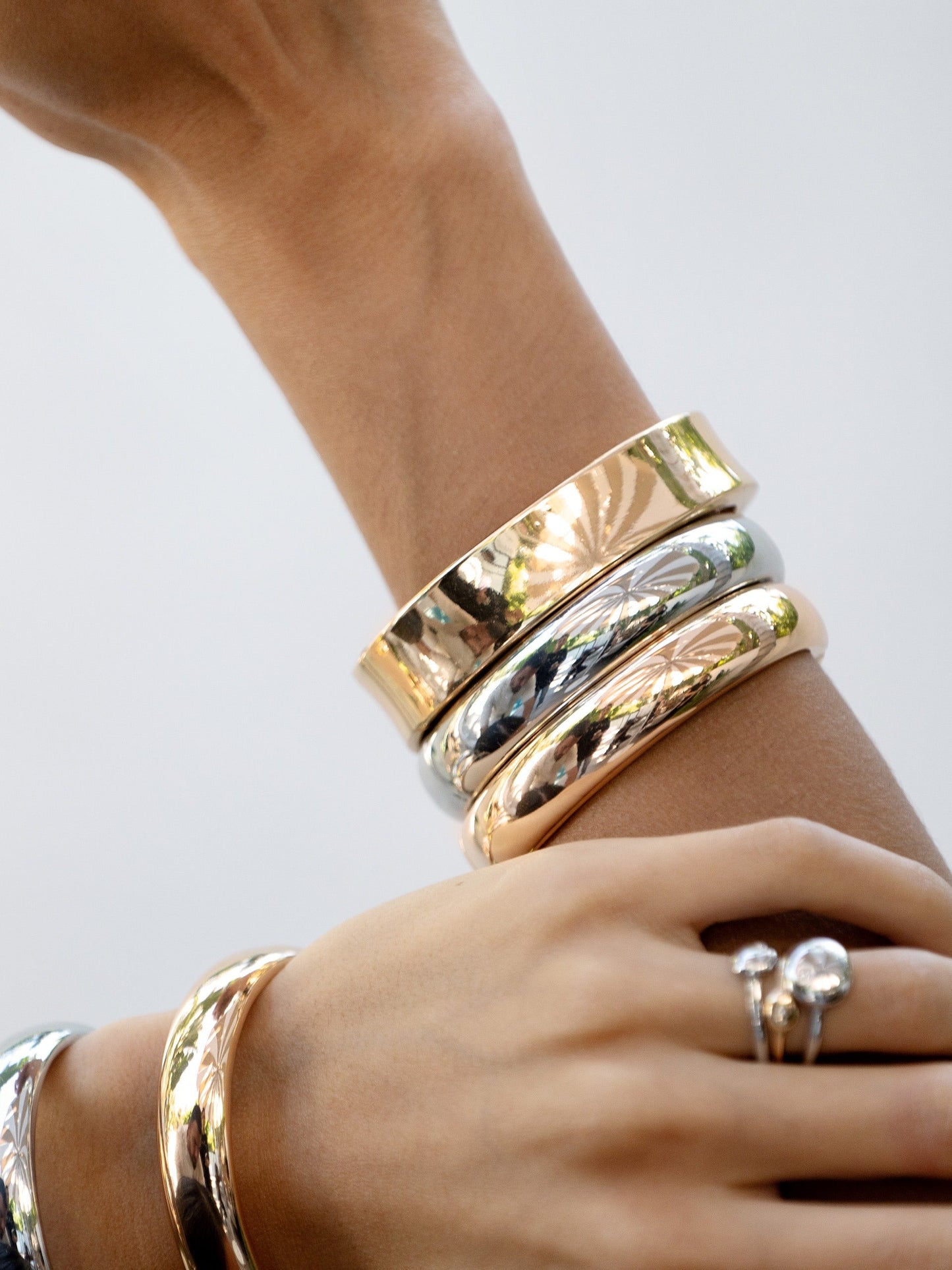 Squared Shine Bangle 18k Gold Plated and Silver Plated model
