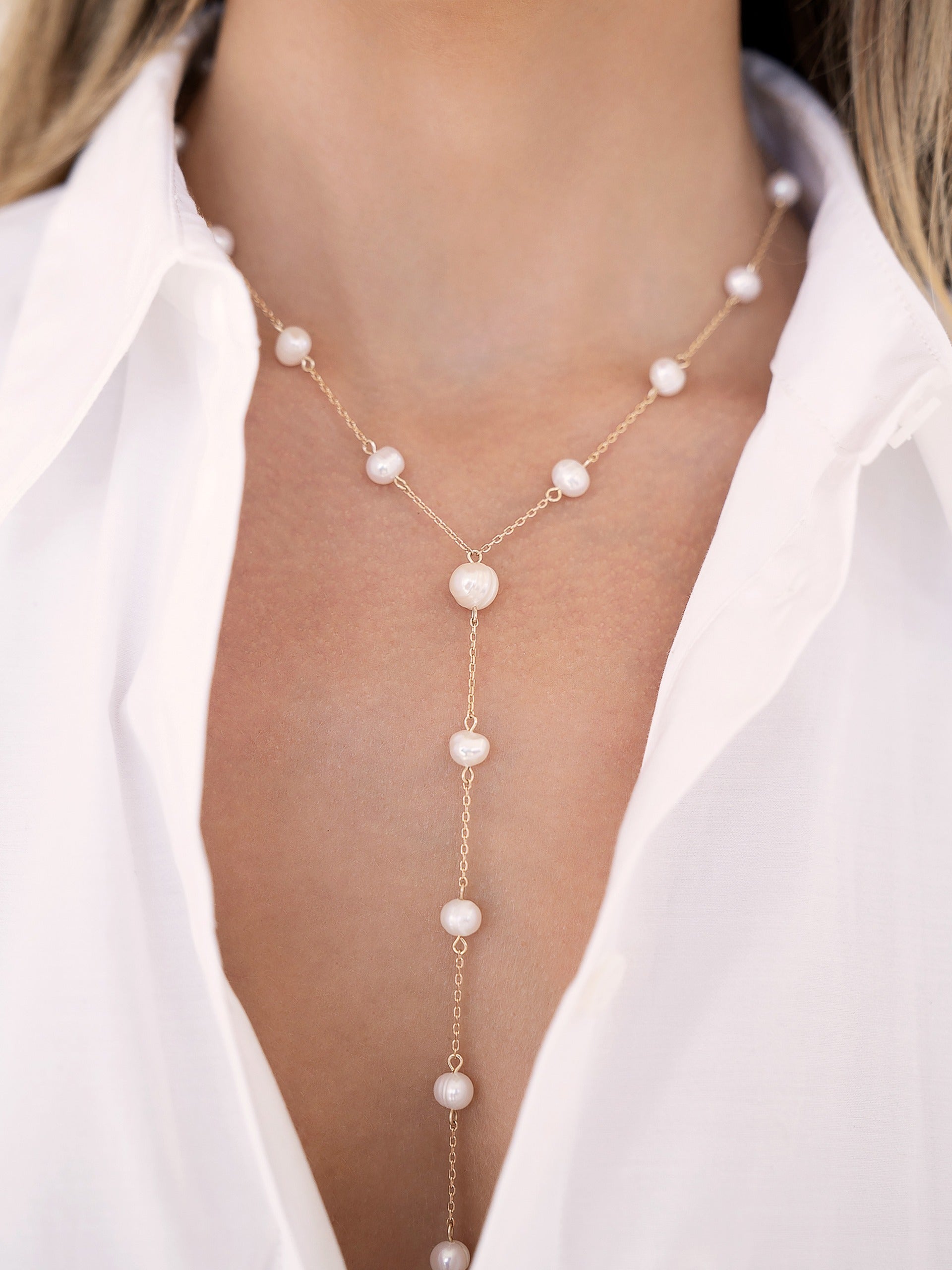 Dripping Pearl Lariat Necklace Pearl with 18k Gold Plating model