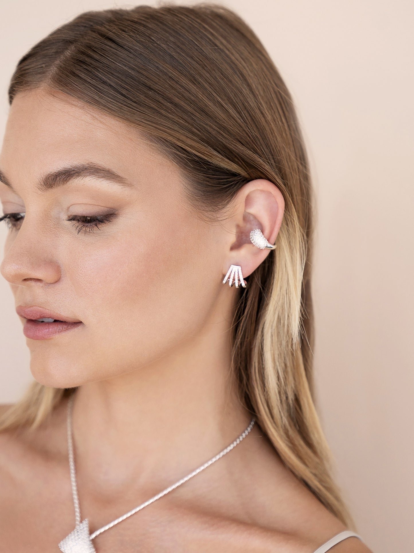 Glisten Wing Pavé Earrings Clear Crystal with Silver Plating model 2