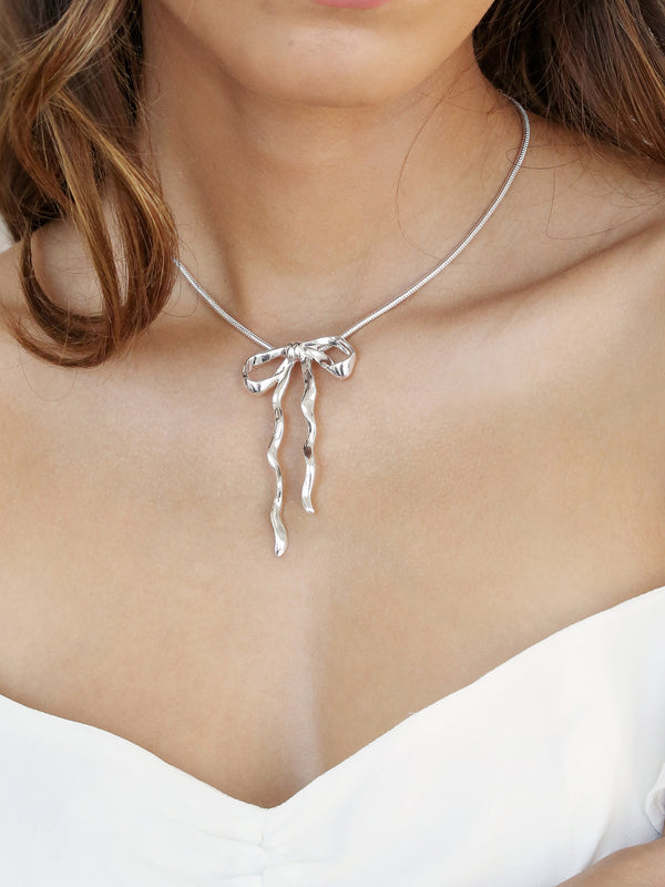 Bow Organica Pendant Necklace Second