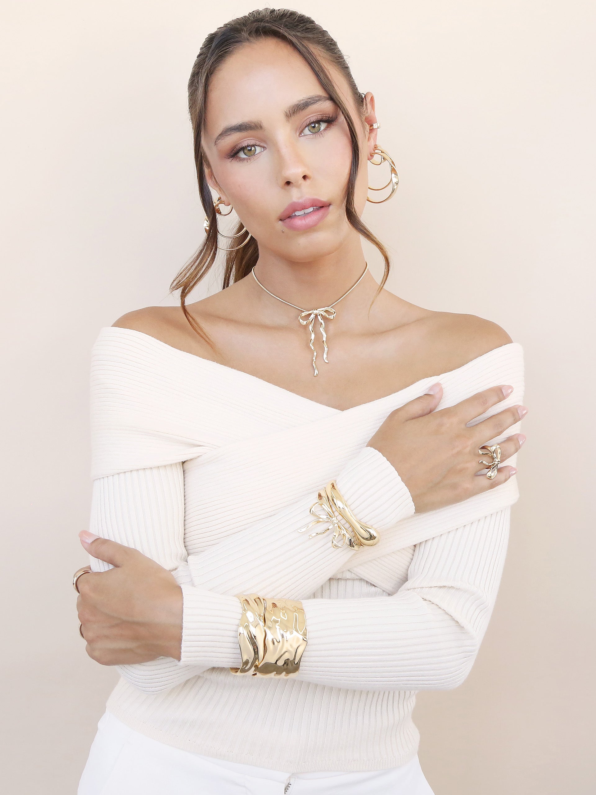 Heirloom Twist Medium Hoops 18k Gold Plated model 4
