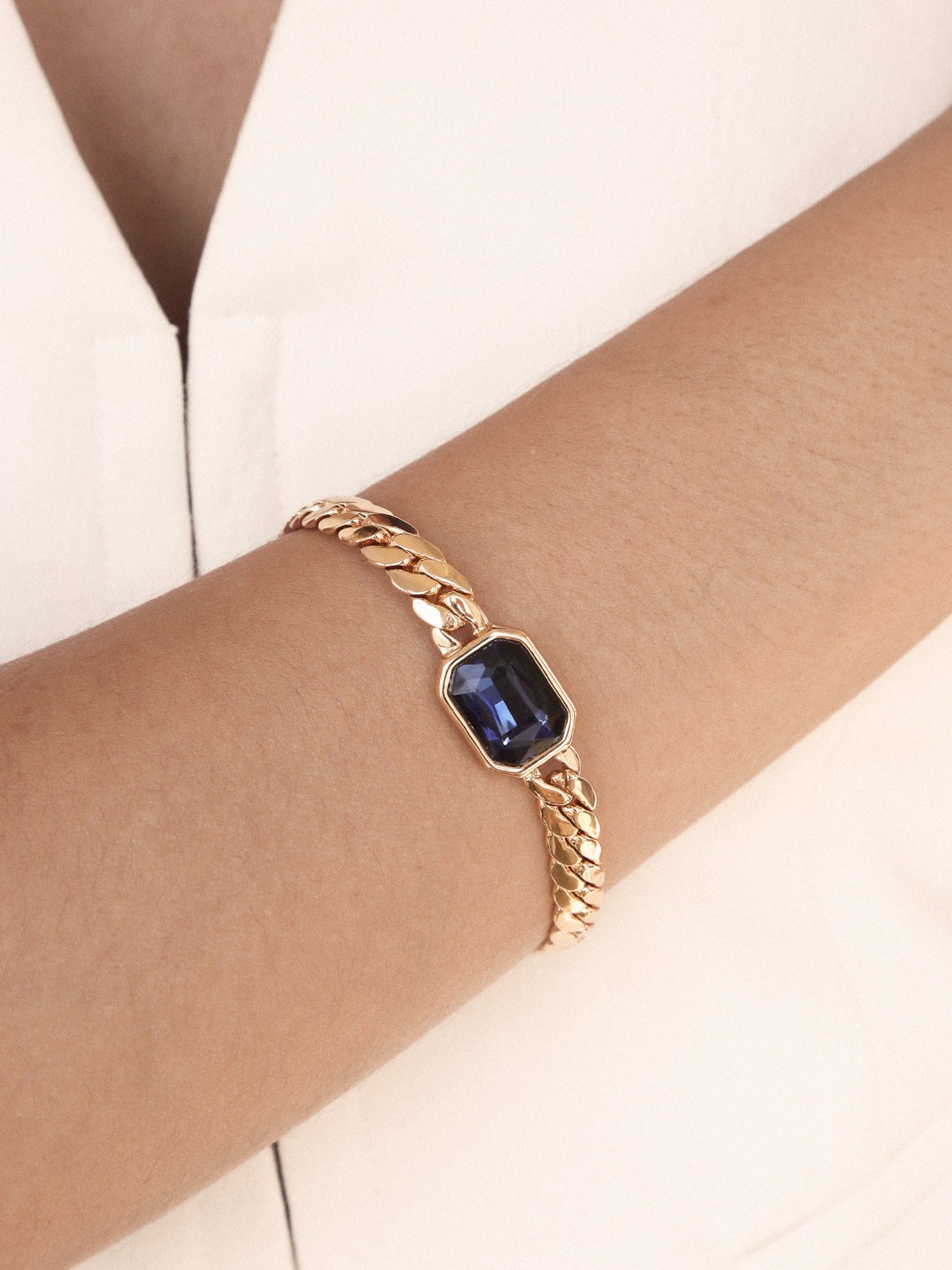 Deco Bracelet Sapphire Crystal with 18k Gold Plating model