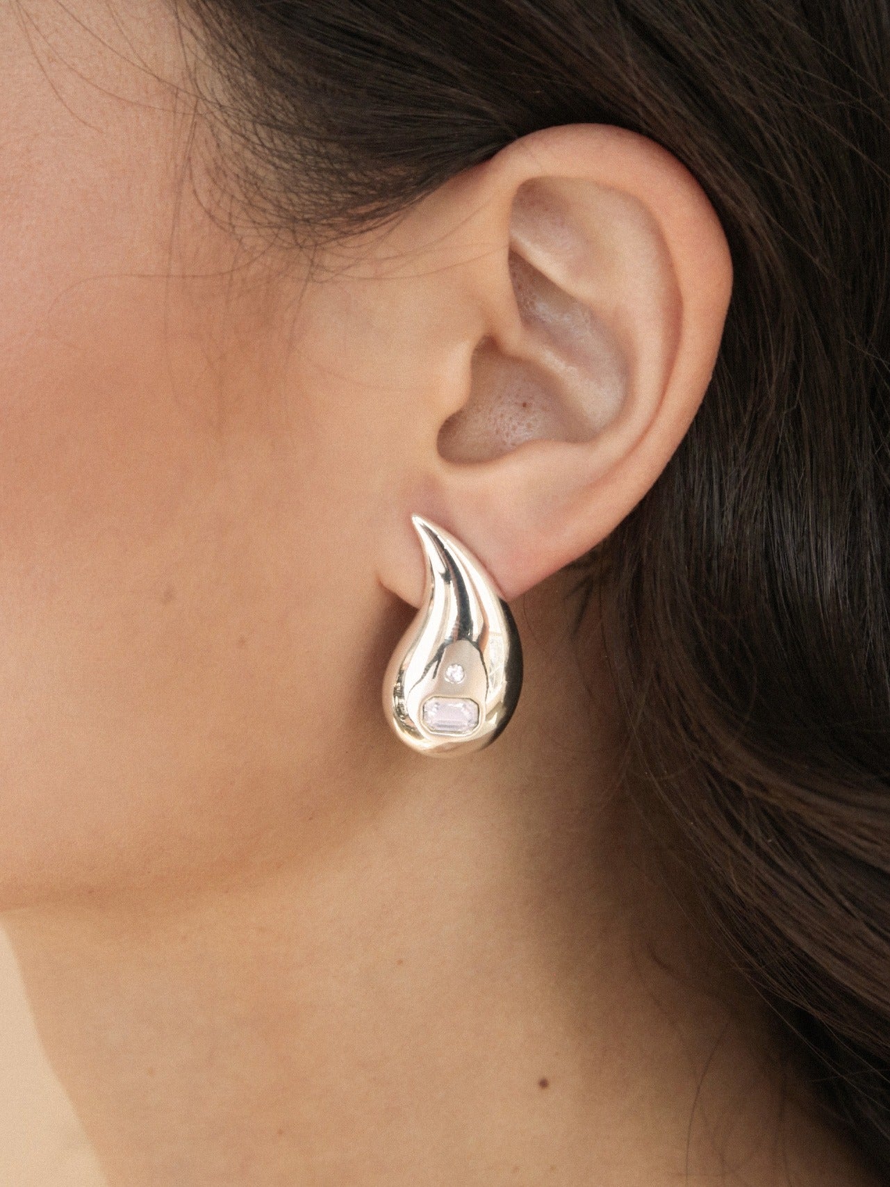 Droplet Earrings Clear Crystal with Silver Plating model
