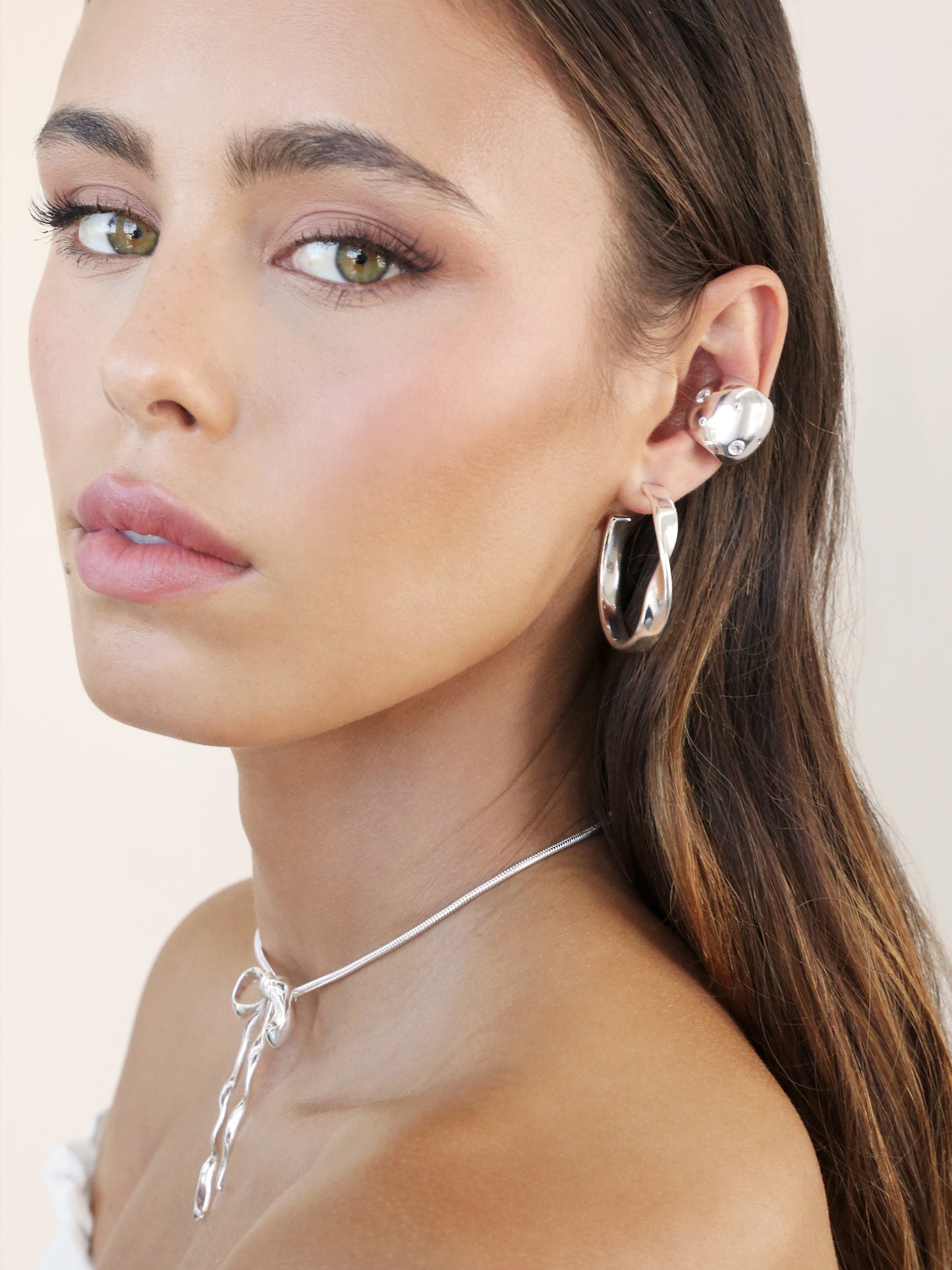 Heirloom Twist Medium Hoops Silver Plated model 3