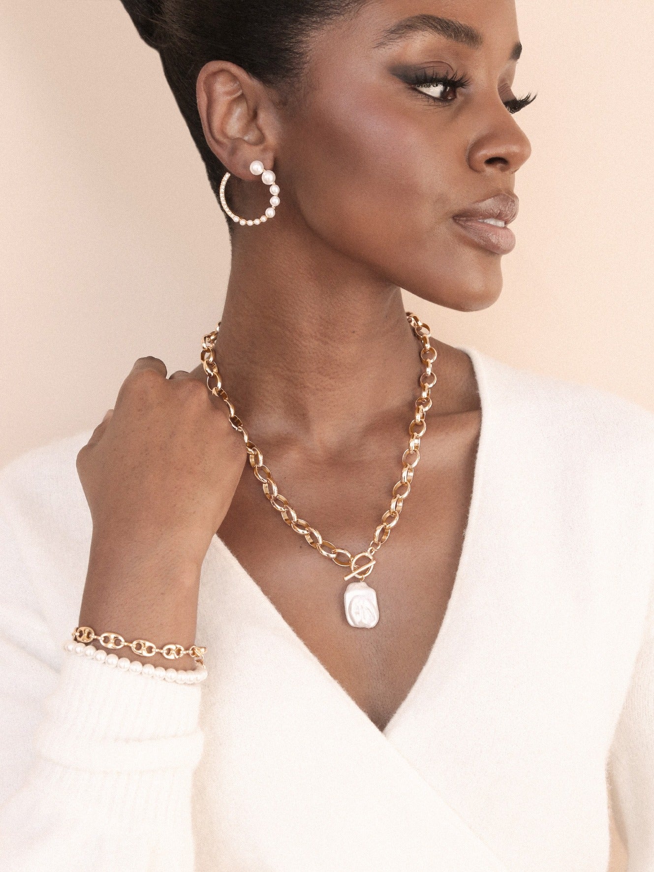Edge of Water Pearl Pendant Necklace on model 5