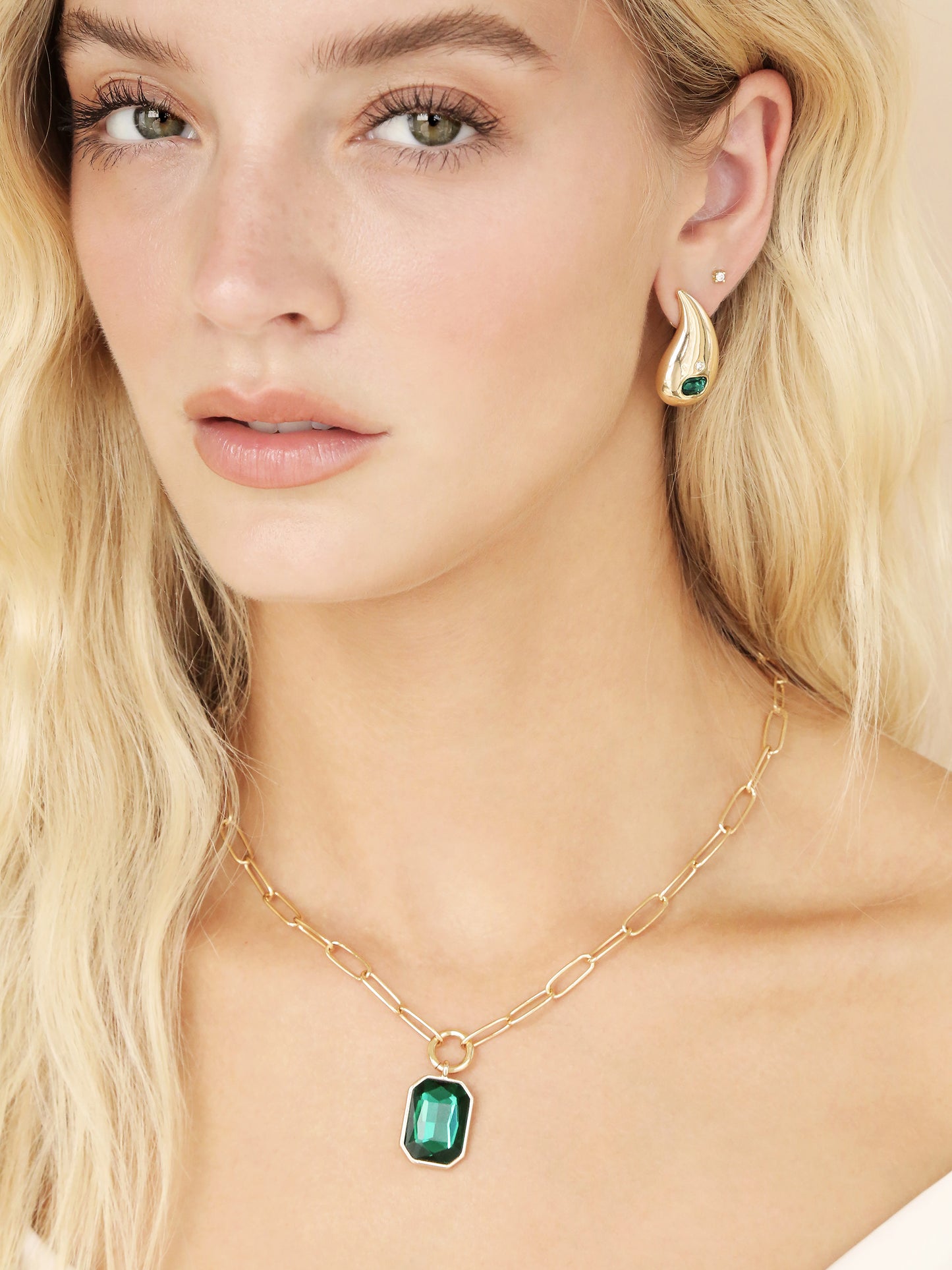 Deco Pendant Necklace Emerald Crystal with 18k Gold Plating model 4