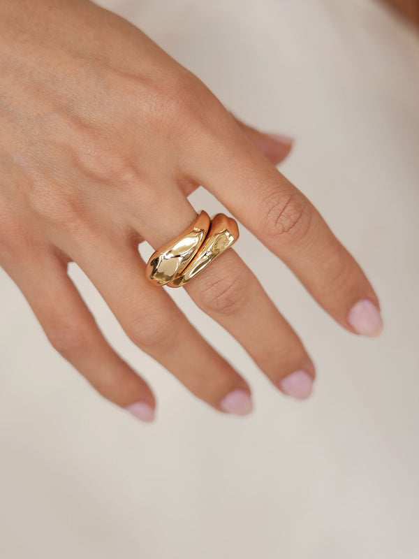 Modern Flow Ring Second