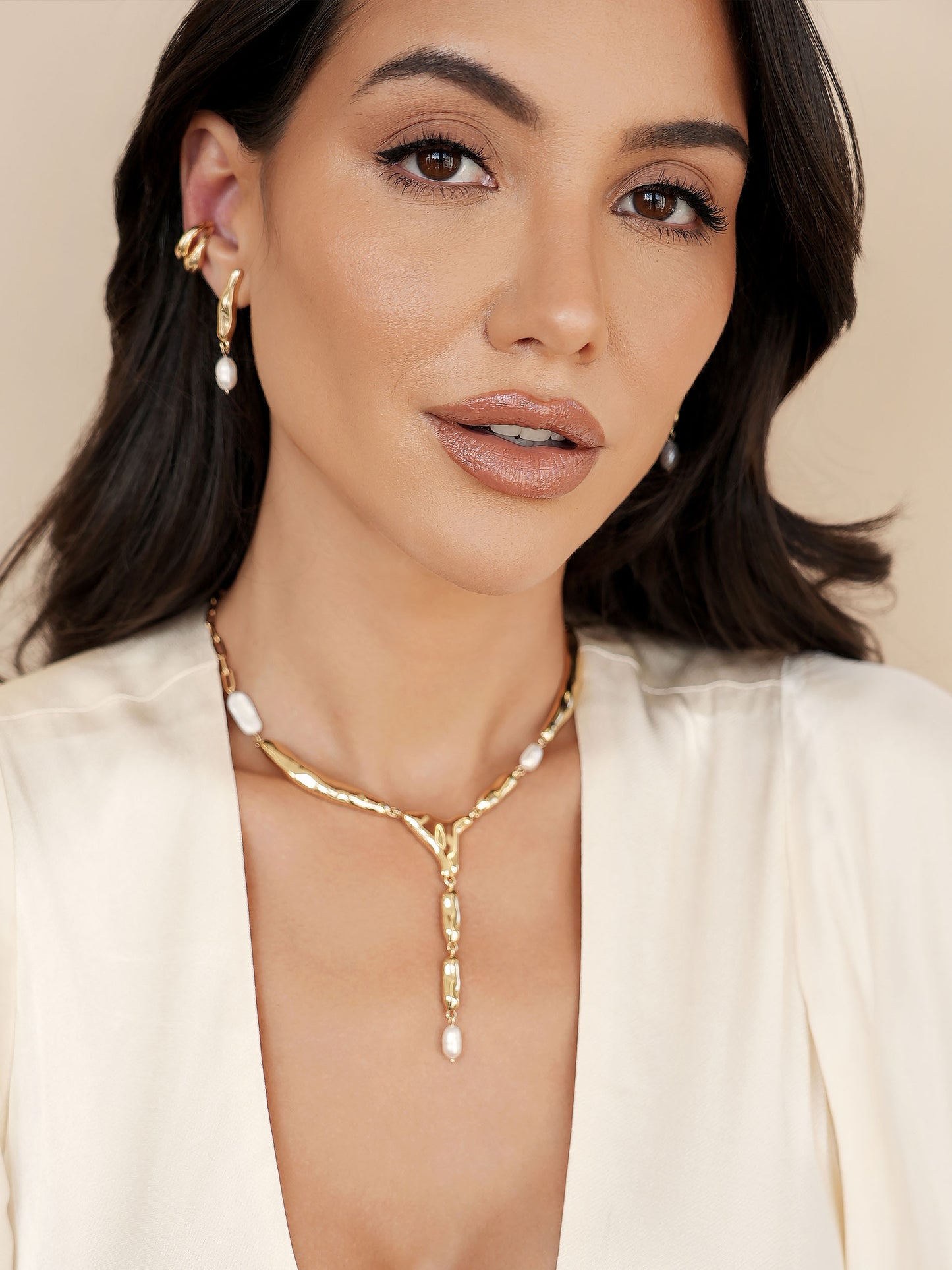 Liquid Melt and Pearl Lariat 18k Gold Plated model 2