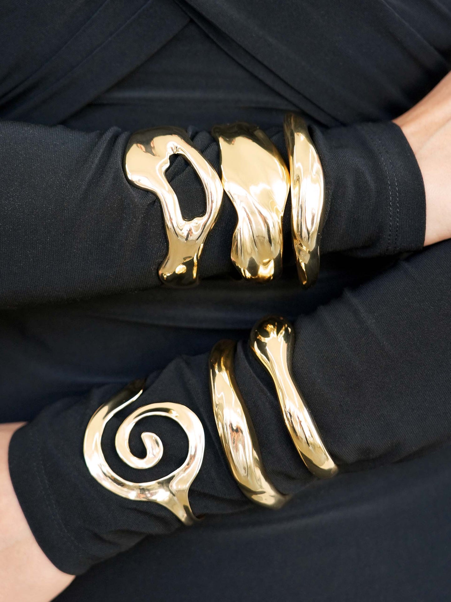 Aura Swirl Cuff 18k Gold Plated model 4
