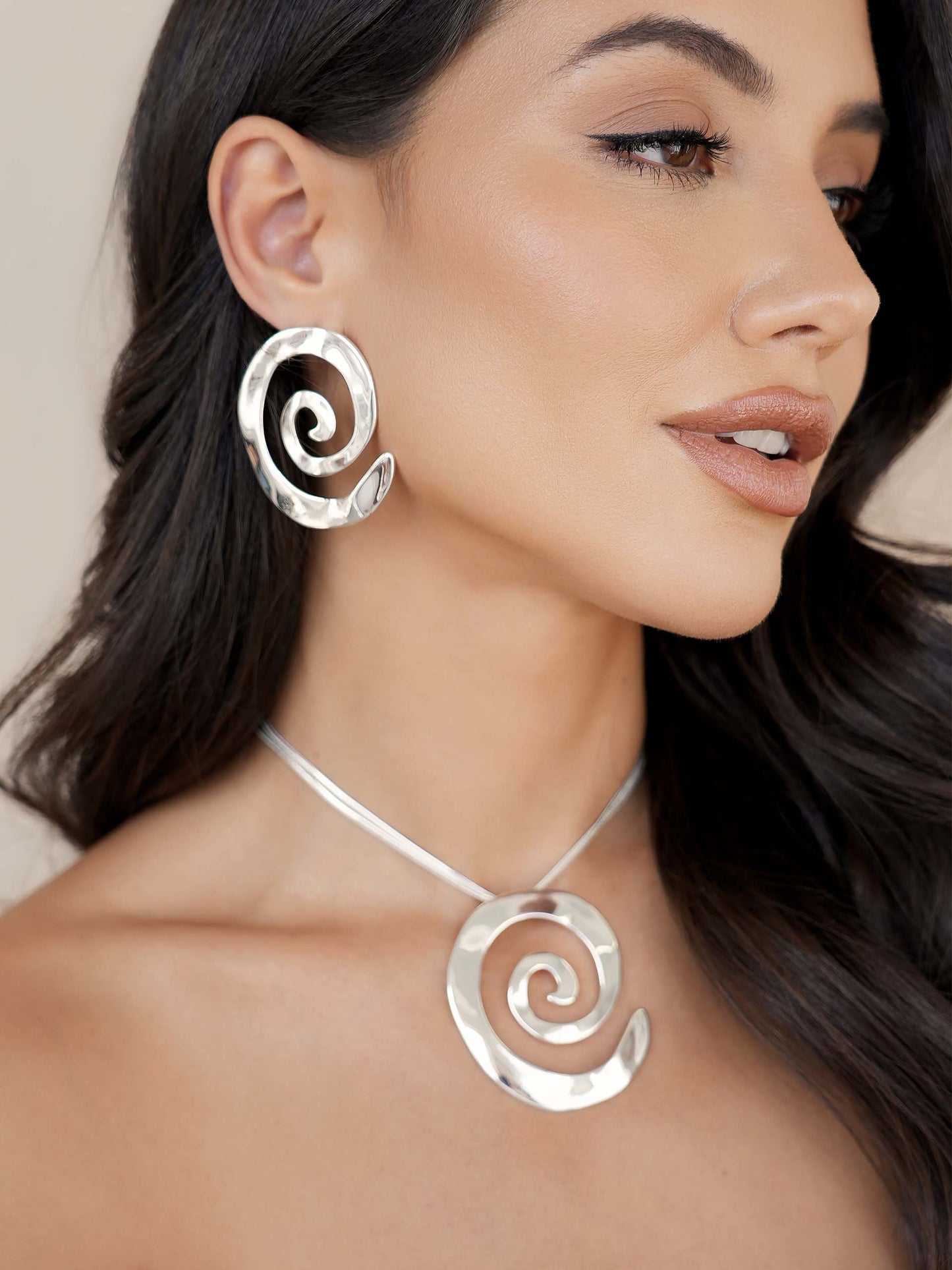 Aura Swirl Necklace Silver Plated model 2