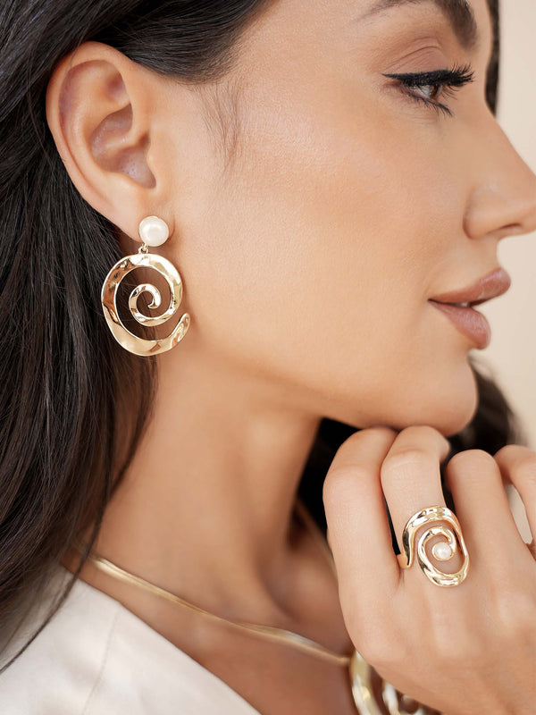 Aura Swirl Pearl Earrings Second