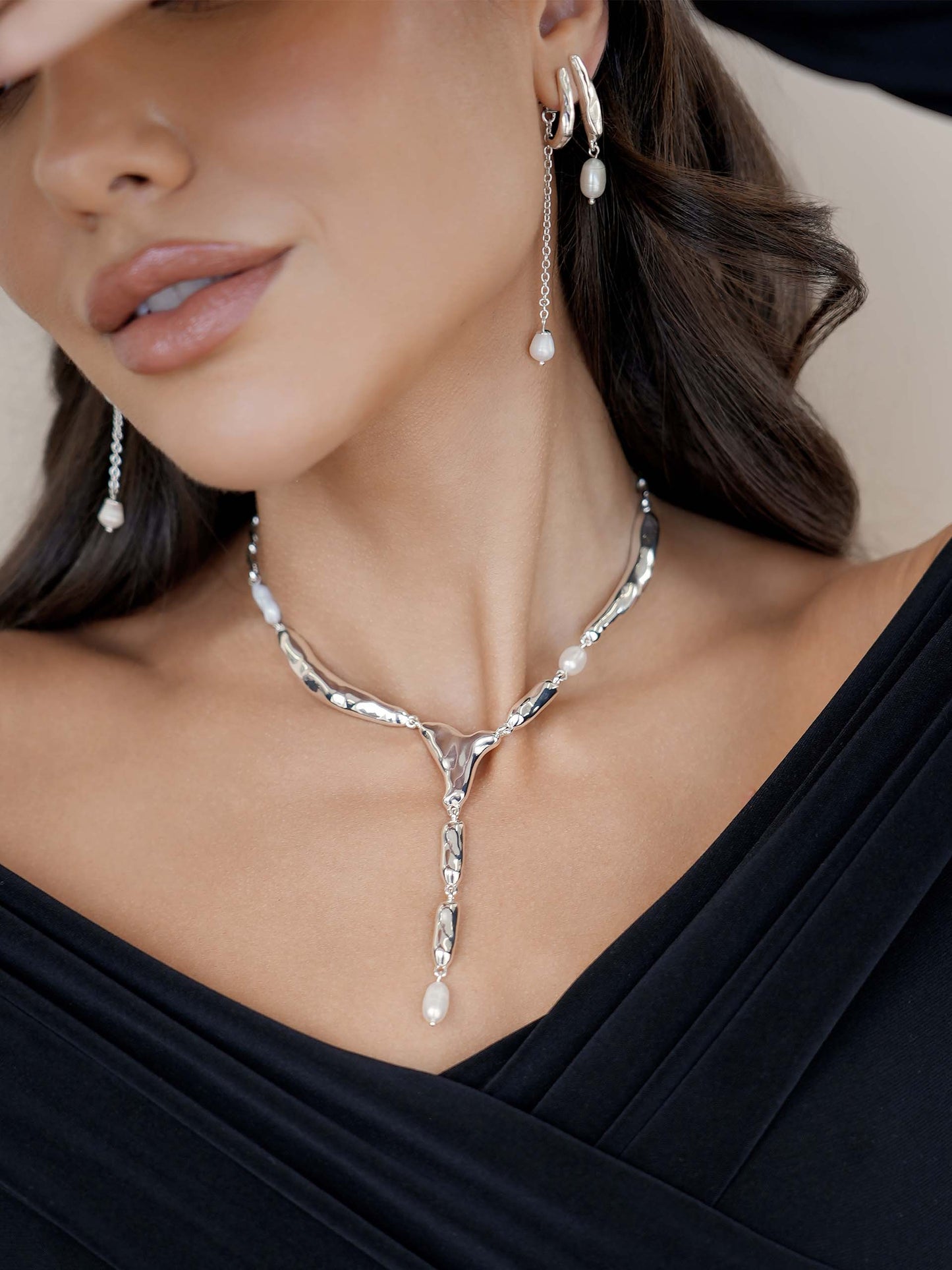 Linear Luxe Pearl Drop Earrings Pearl with Silver Plating model 3
