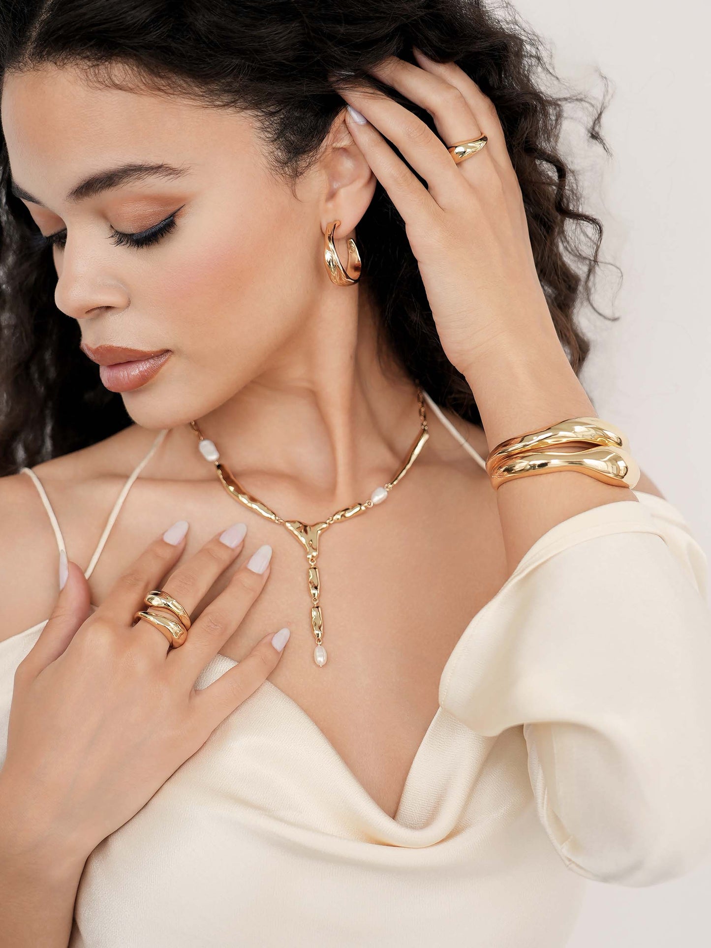 Liquid Melt and Pearl Lariat 18k Gold Plated model 4
