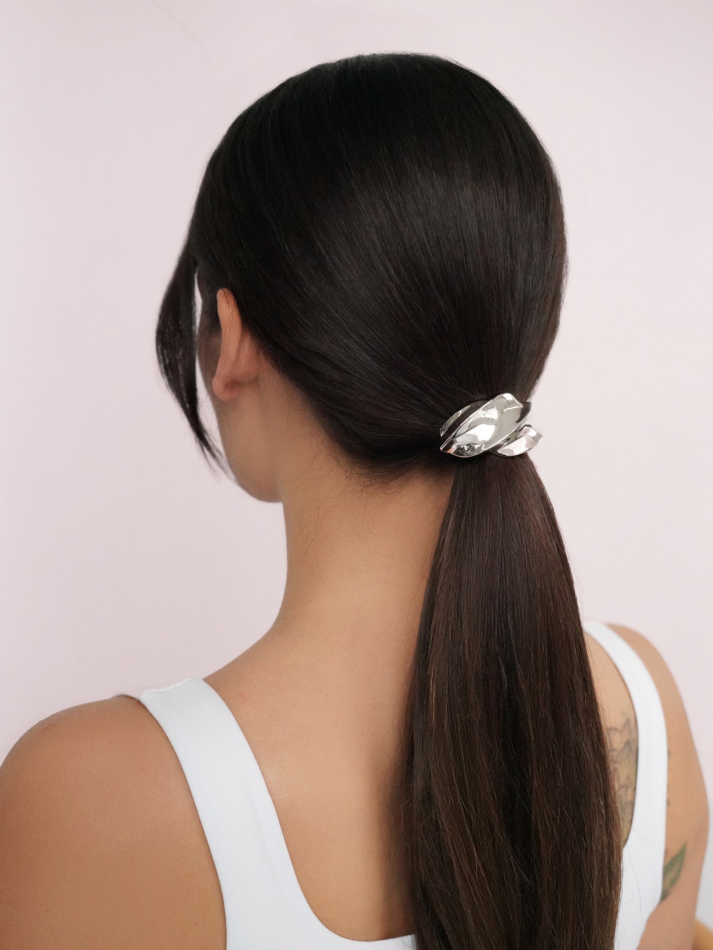 Golden Twist Hair Tie Silver with Black Elastic model 3