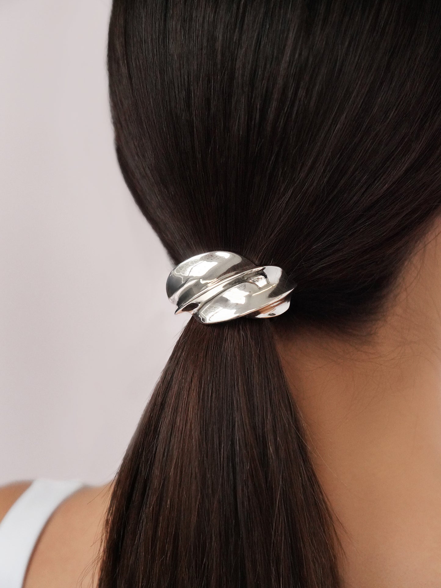Golden Twist Hair Tie Silver with Black Elastic model 2