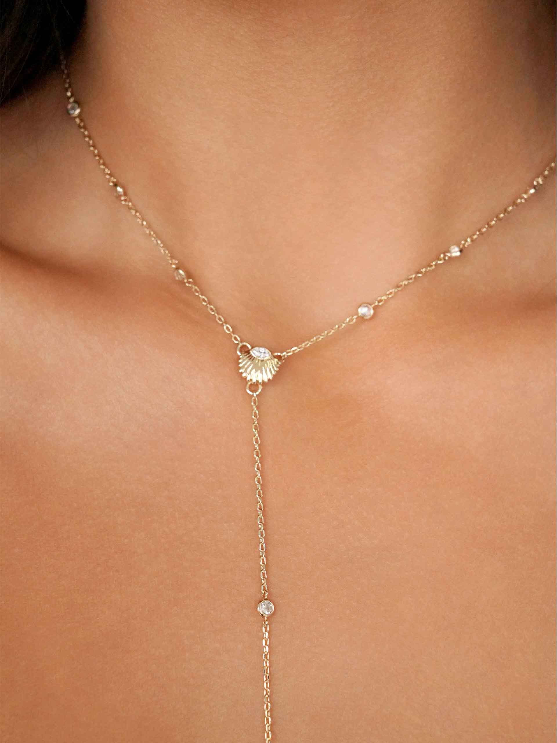 Santorini Shell Lariat on model