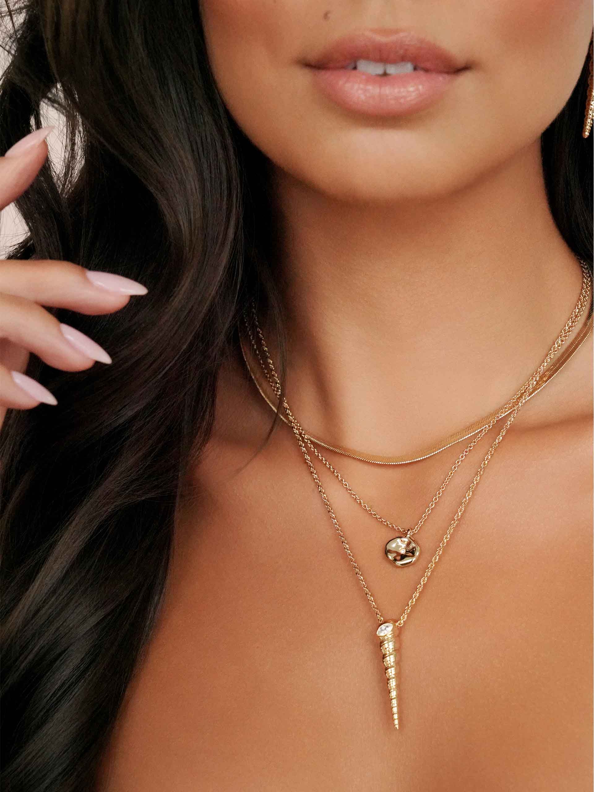 Saint Tropez Shell Necklace Clear Crystal with 18k Gold Plating model 2