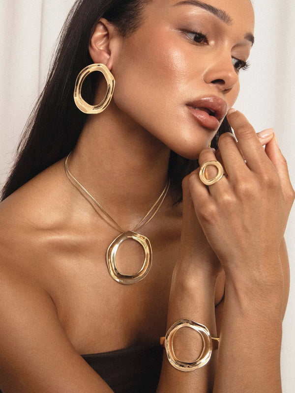 Complete the Circle Bundle in Gold Second