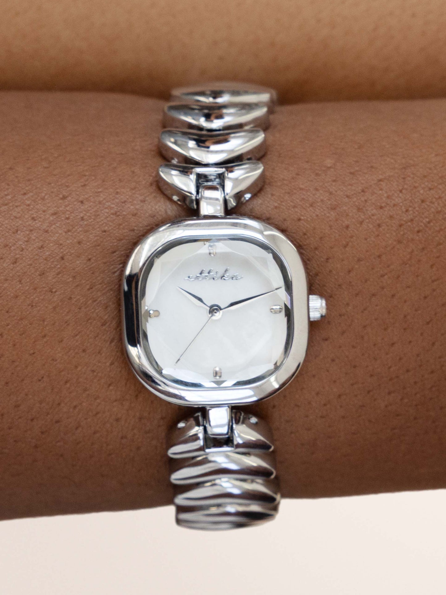 Metal Moderna Bracelet Watch in Silver