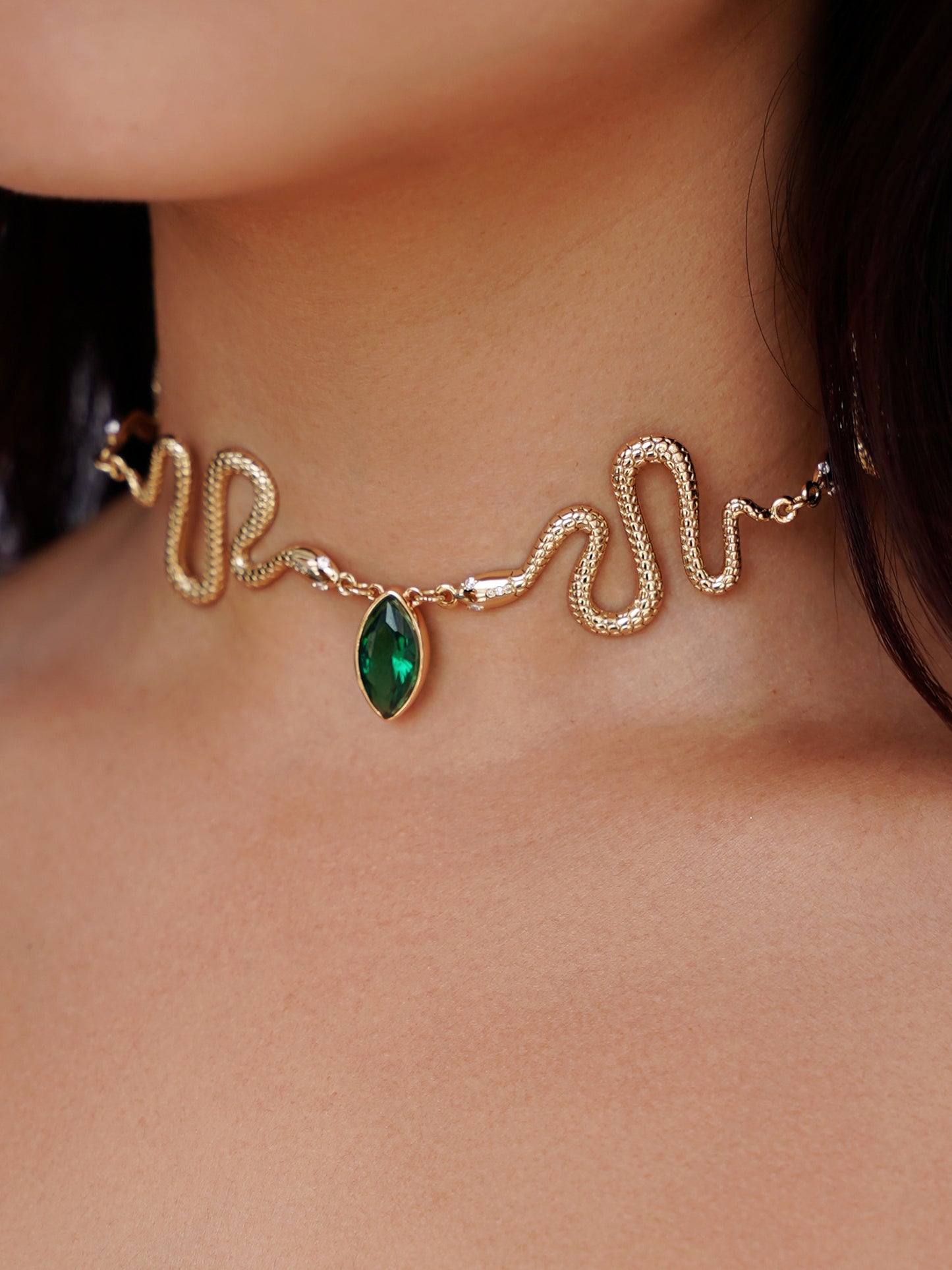 Serpentina Choker Emerald Crystal with 18k Gold Plating model 4