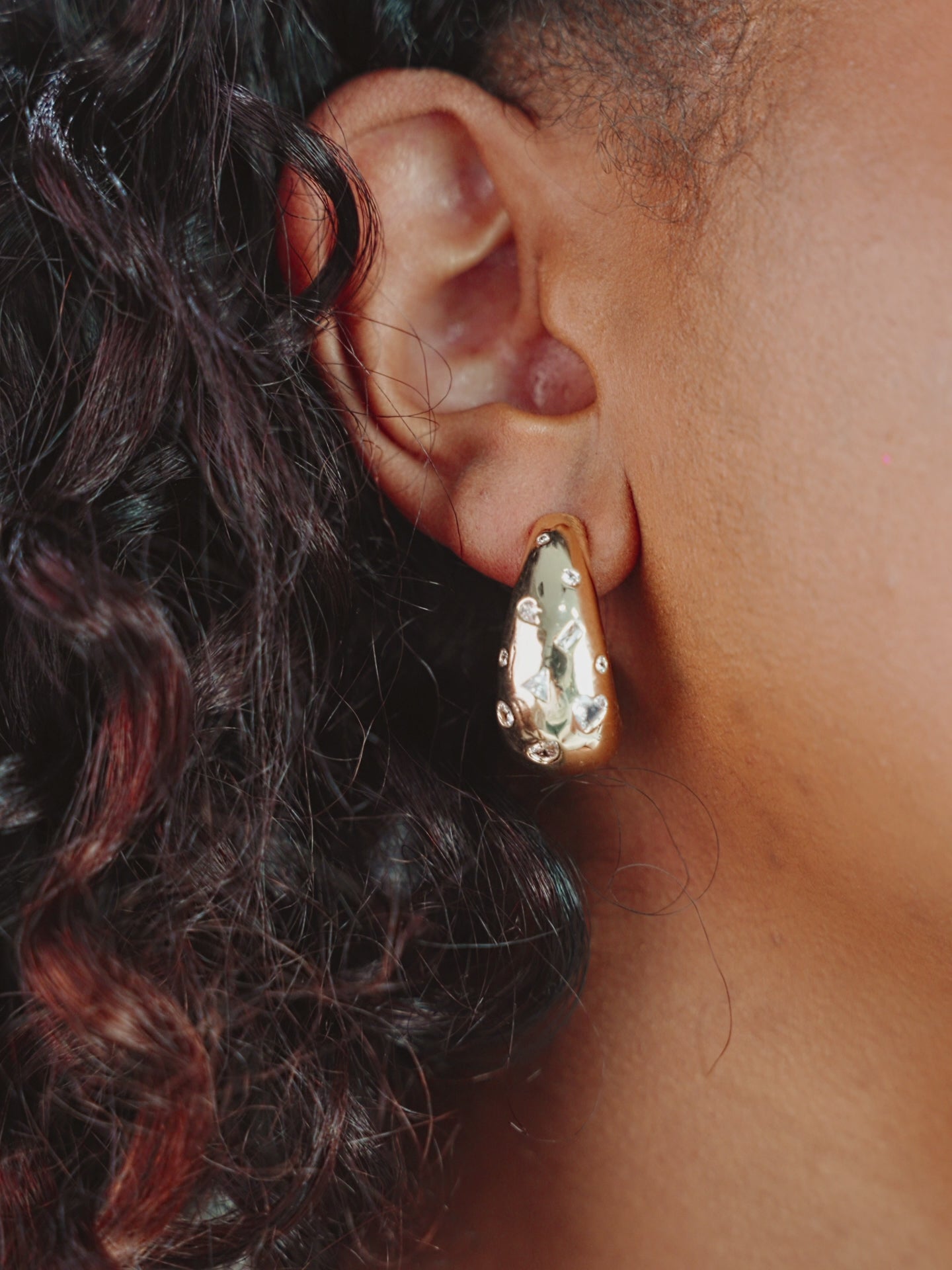 Bezel Crystal Dotted 18k Gold Plated Hoop Earrings in video