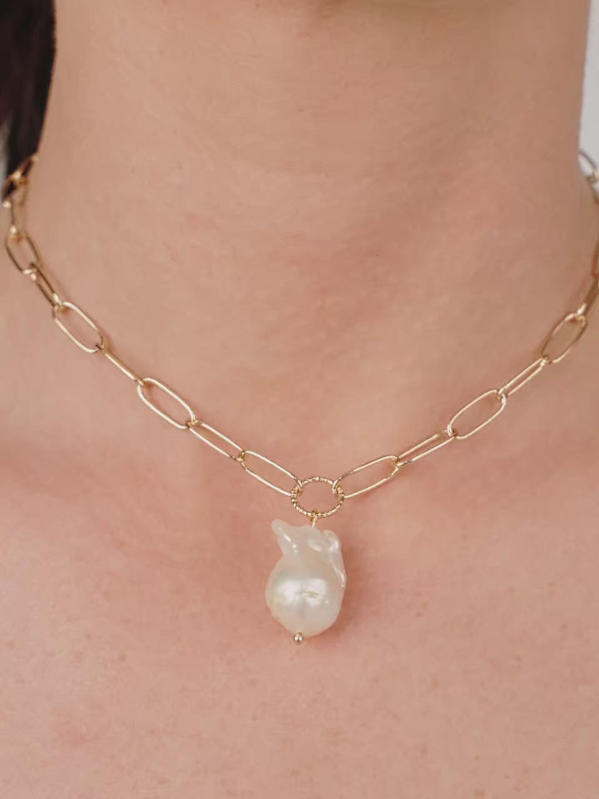 Single Pearl Chain Necklace White Pearl with 18k Gold Plating video