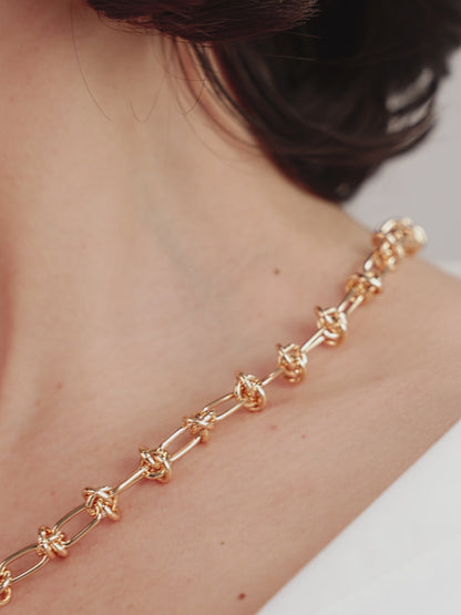 Knotted Chain 18k Gold Plated Necklace in video