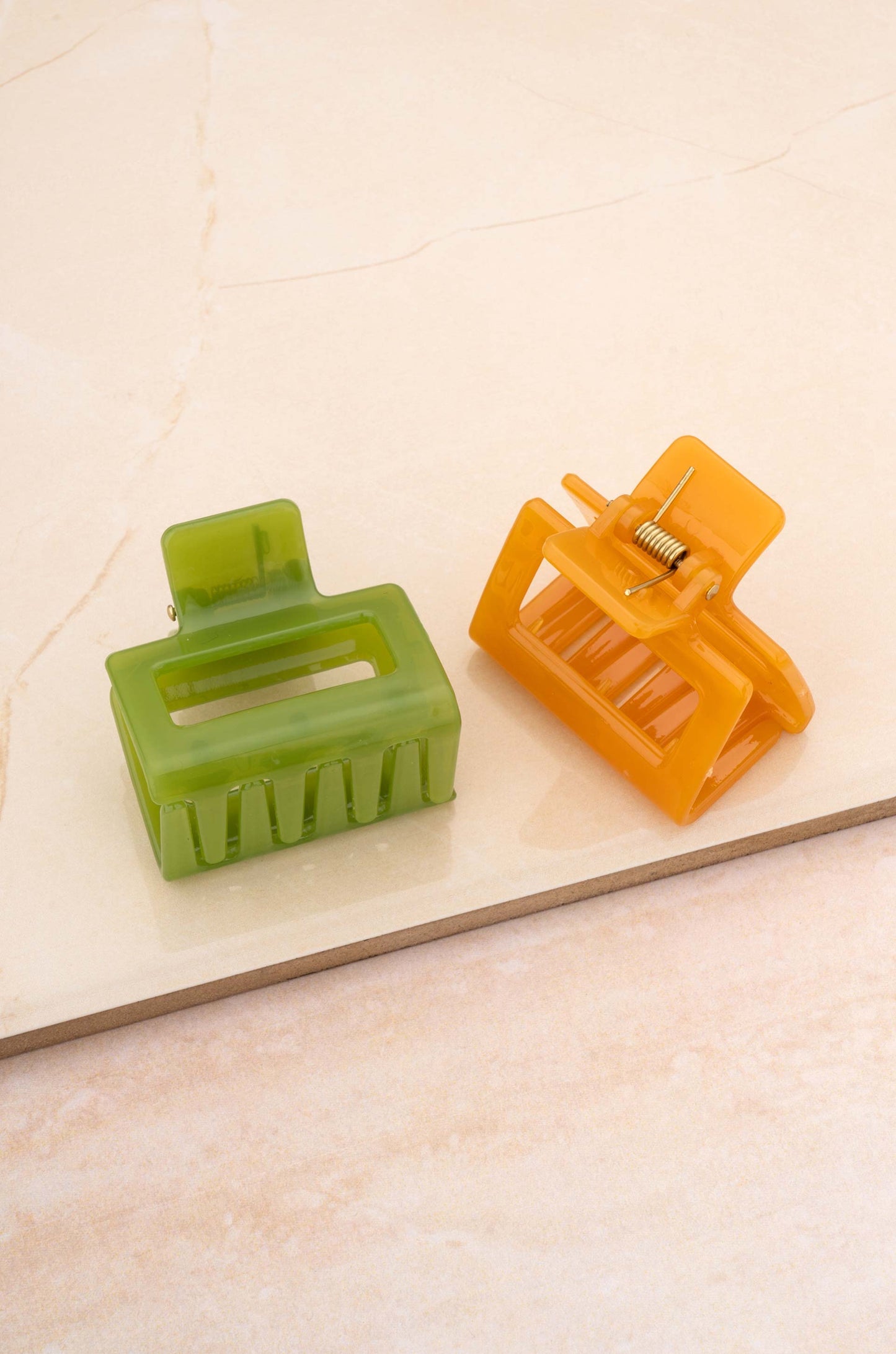 Gabriella Hair Claw Set on slate 2